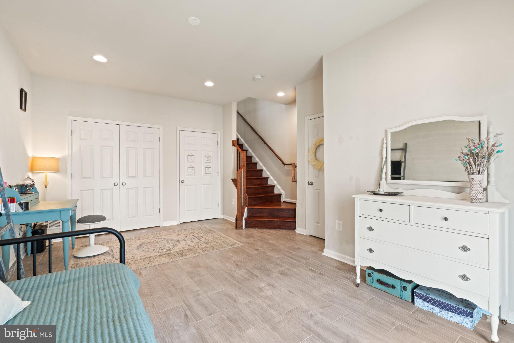 215 WOODSTREAM CIRCLE 2989