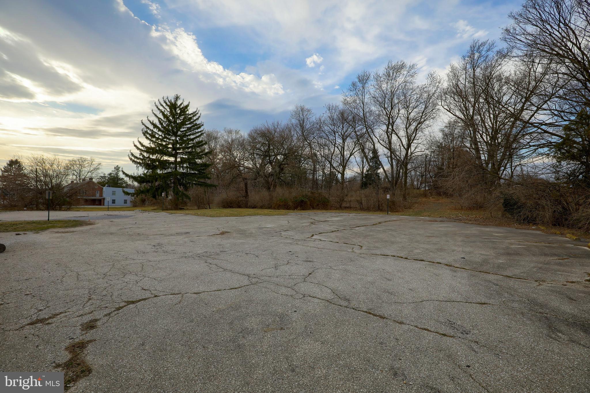 WEST MANCHESTER TWP - Commercial Sale