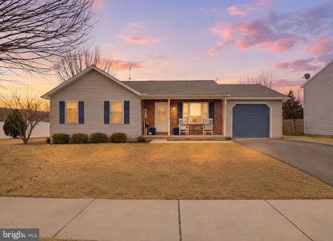 51 ABBOTTS DRIVE ABBOTTSTOWN PA 17301