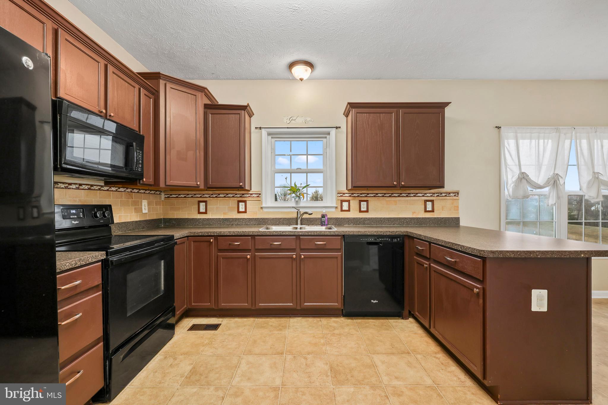 WILDERNESS SHORES - Residential