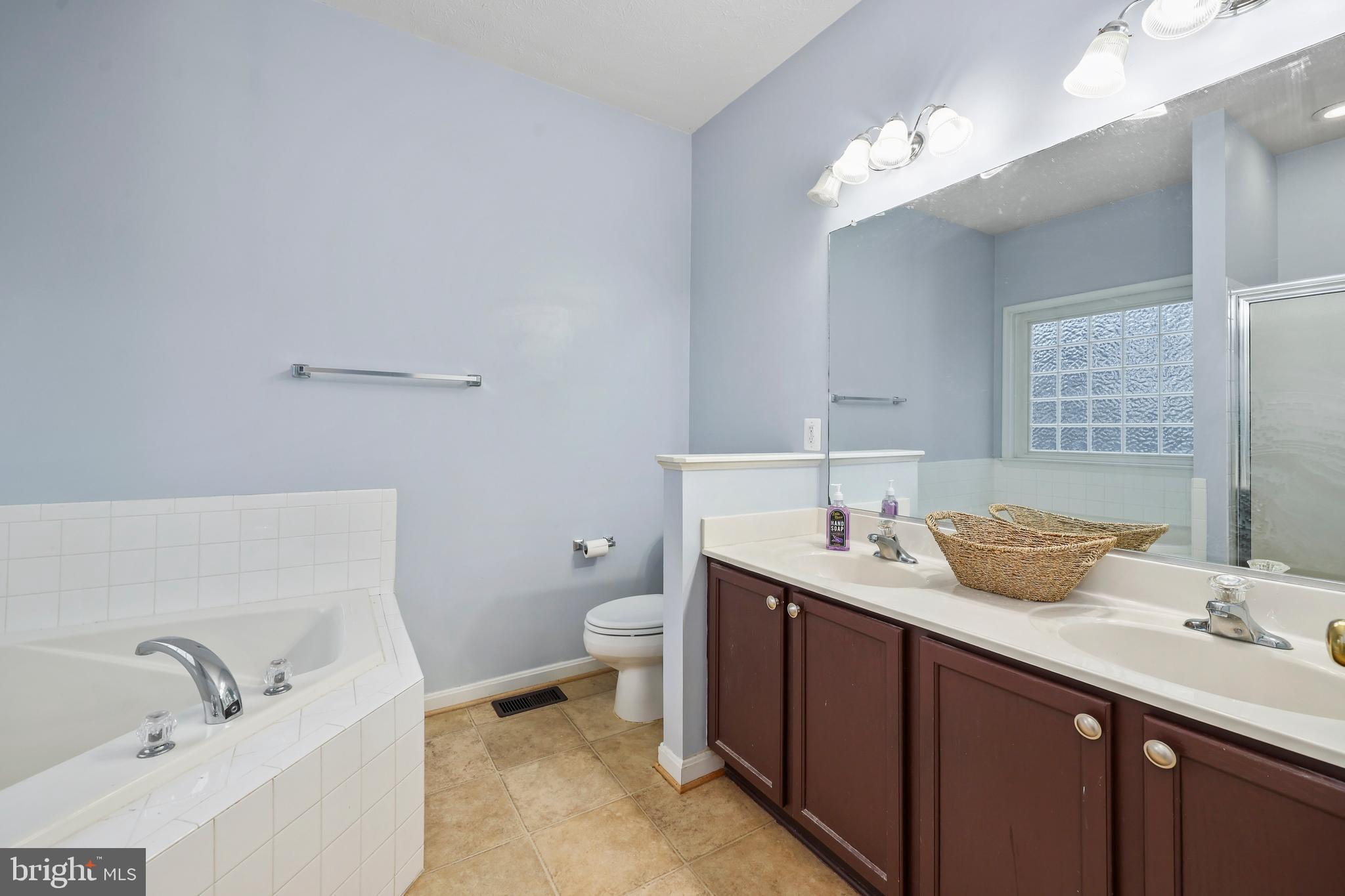 WILDERNESS SHORES - Residential