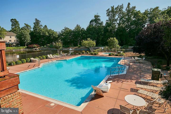 CENTURY OAK - Residential