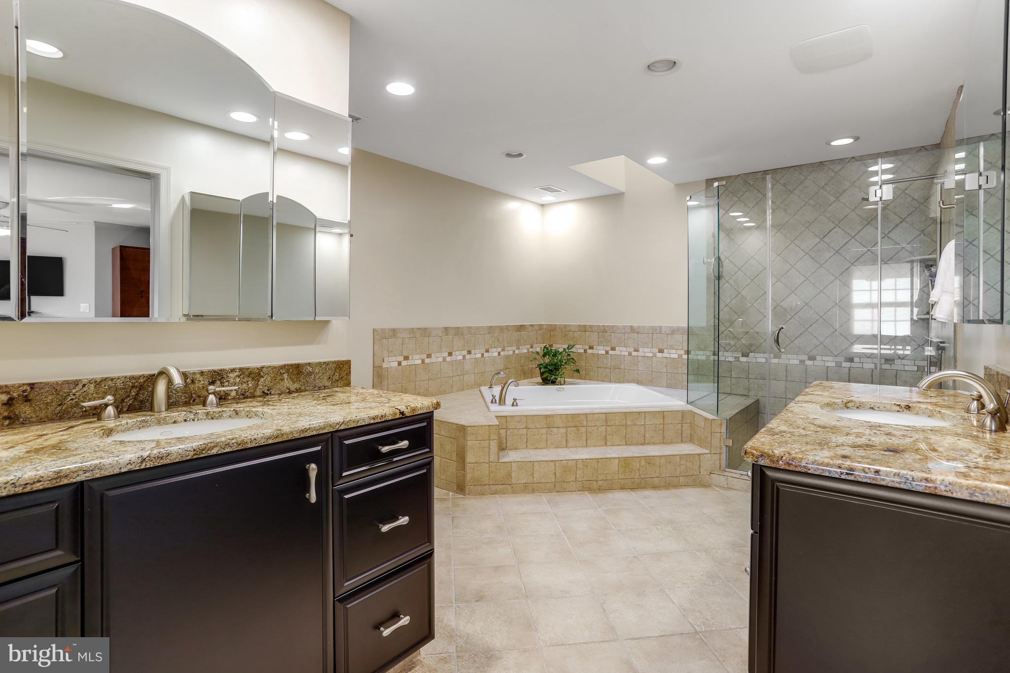 CENTURY OAK - Residential