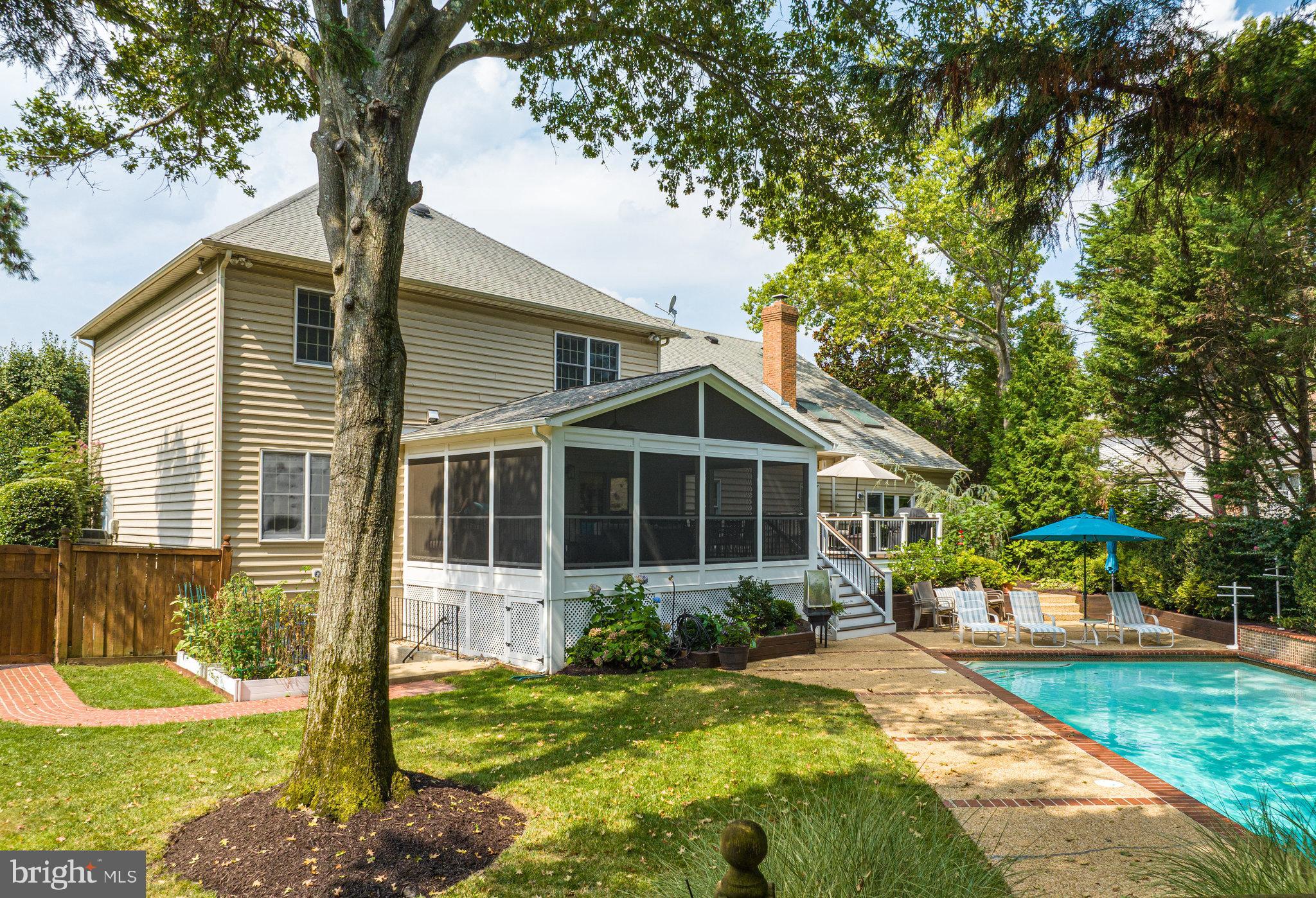 CENTURY OAK - Residential