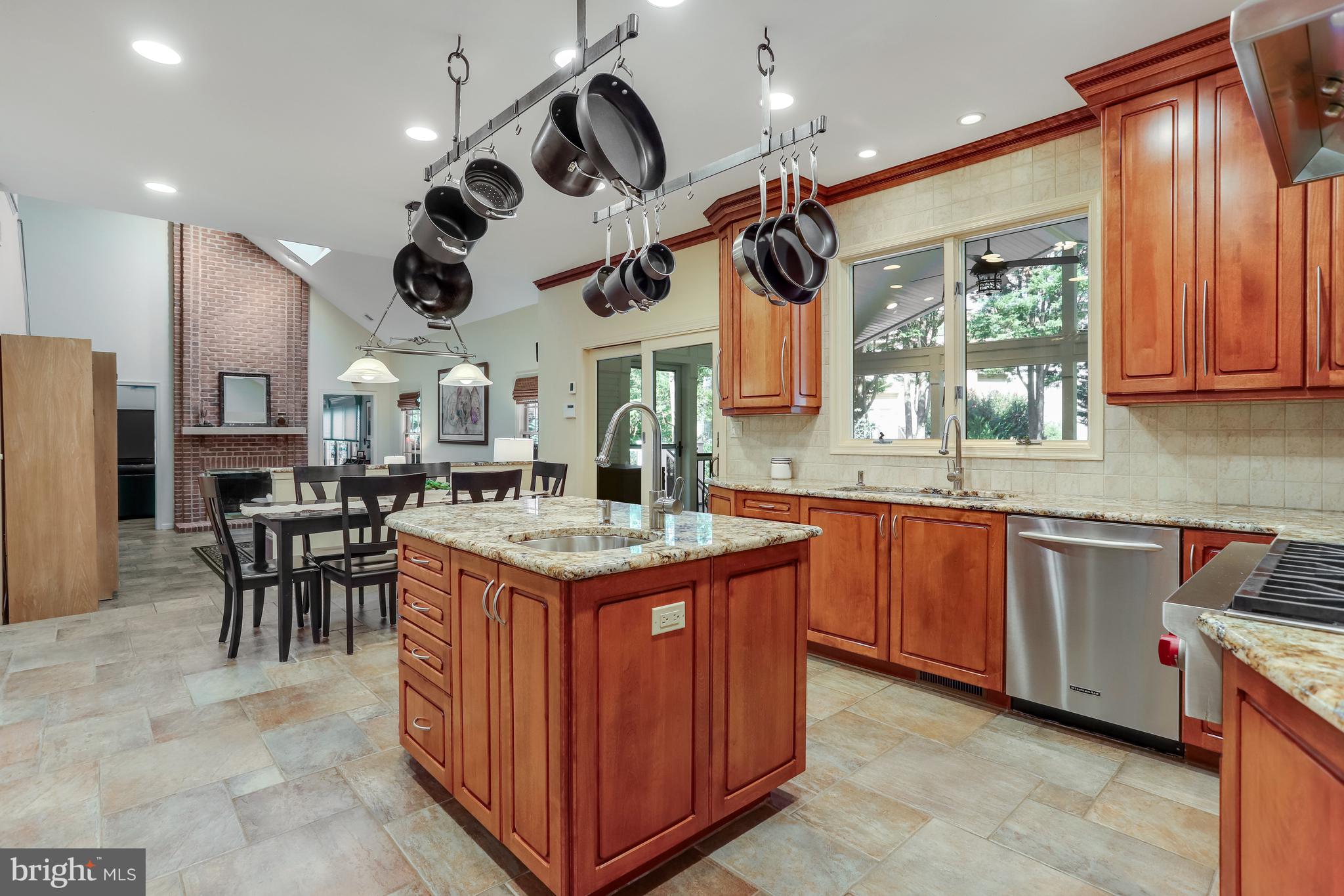 CENTURY OAK - Residential