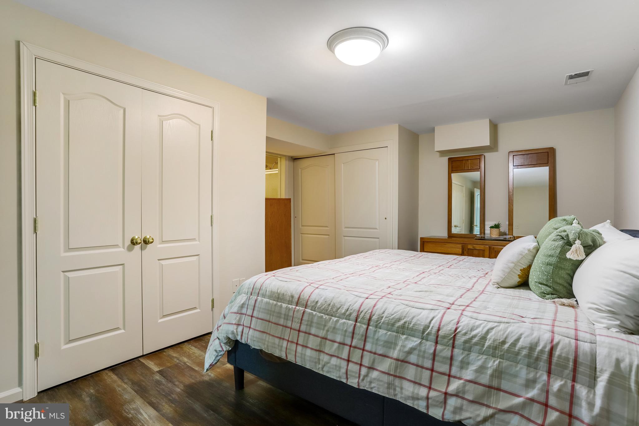 CENTURY OAK - Residential