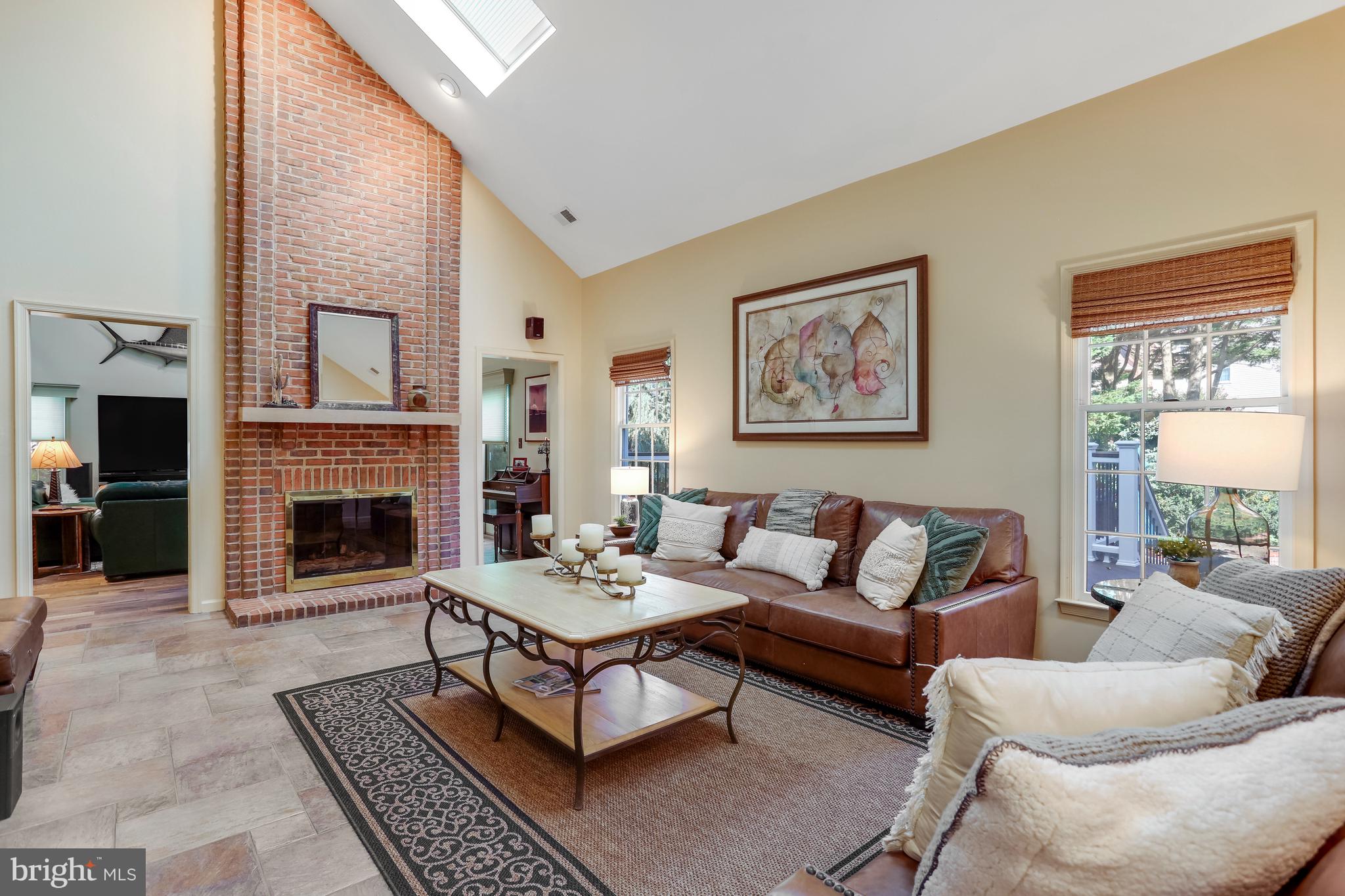 CENTURY OAK - Residential