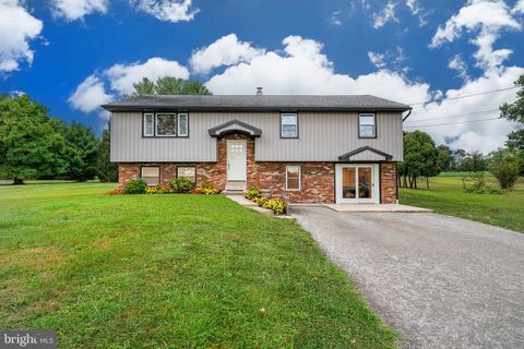 Photo of 950 Spring City Road, PHOENIXVILLE, PA 19460 (MLS # PACT2111430)
