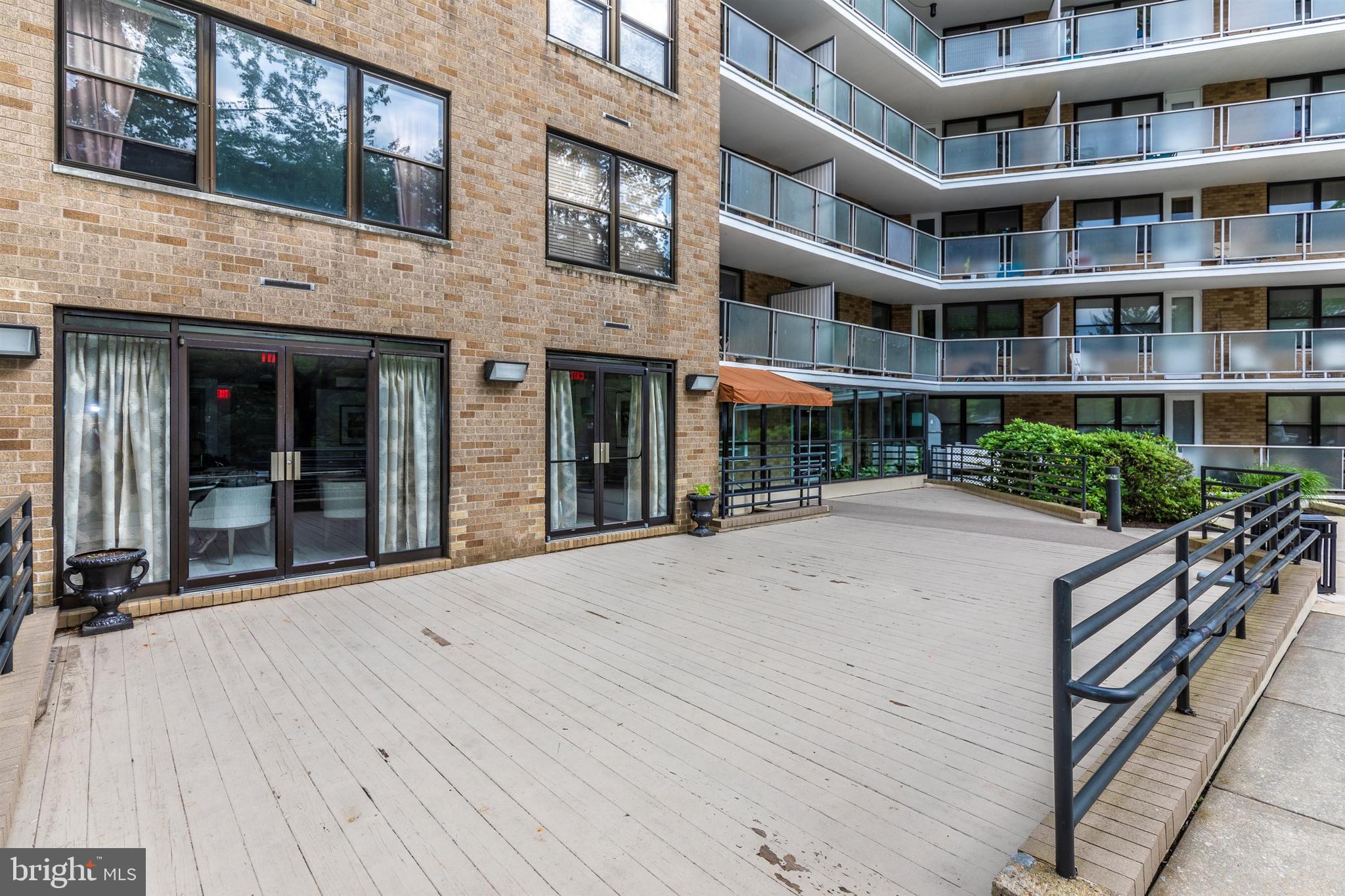 OAK HILL - Residential