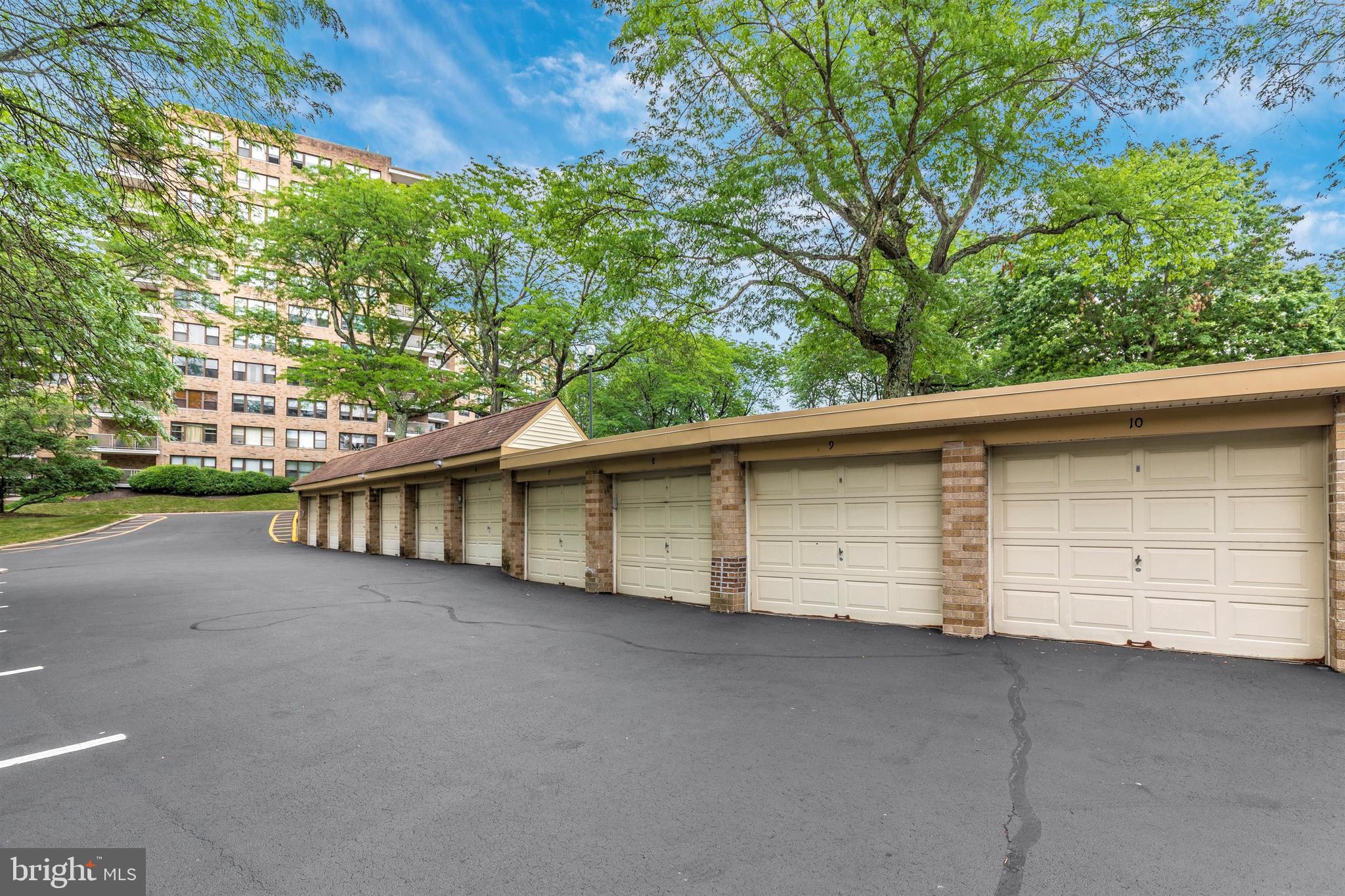 OAK HILL - Residential