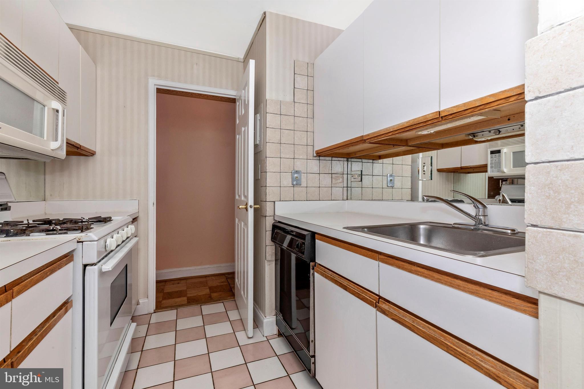 OAK HILL - Residential