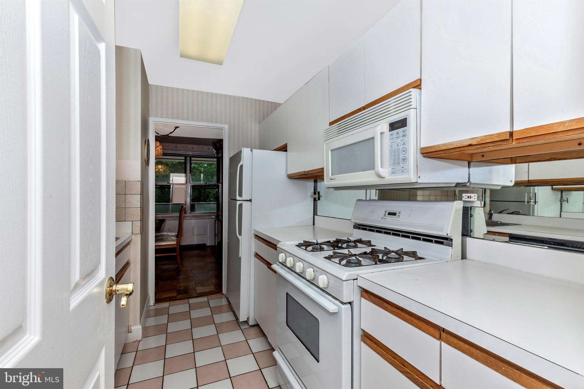 OAK HILL - Residential