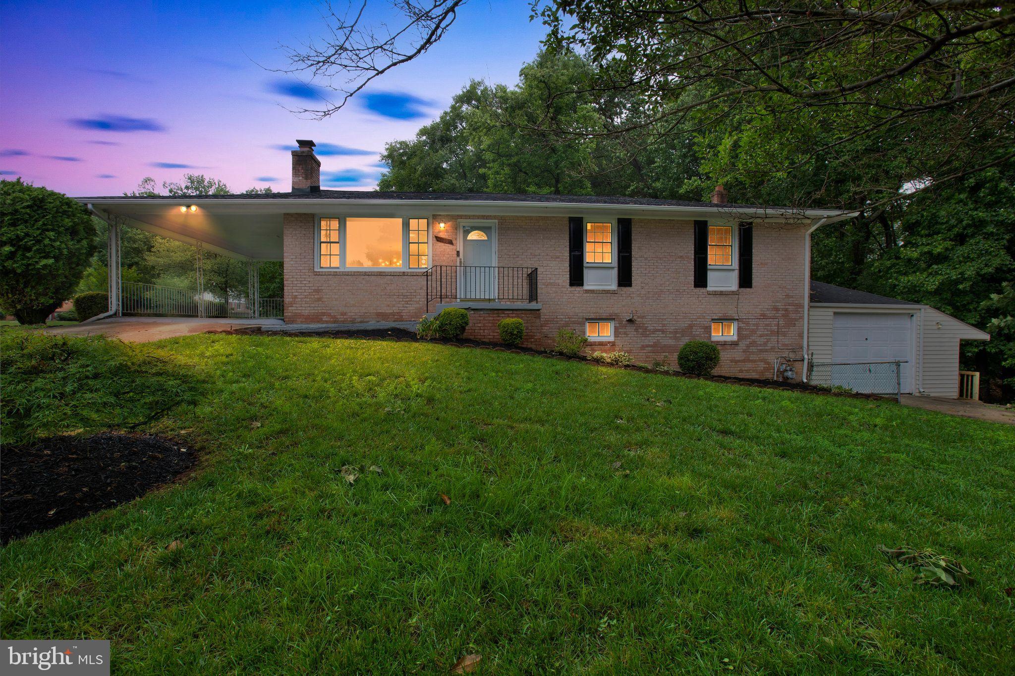 Well-maintained 2-level home in Upper Marlboro featuring 4 bedrooms, 3 full bathrooms, and an open floor plan. Freshly painted with hardwood floors on the upper level and new carpet in the basement. Bright kitchen with stainless steel appliances and quartz countertops. Includes a car garage and sits on a .24-acre lot. Move-in ready with tasteful updates throughout. Don’t miss this opportunity—contact us today to schedule your tour!