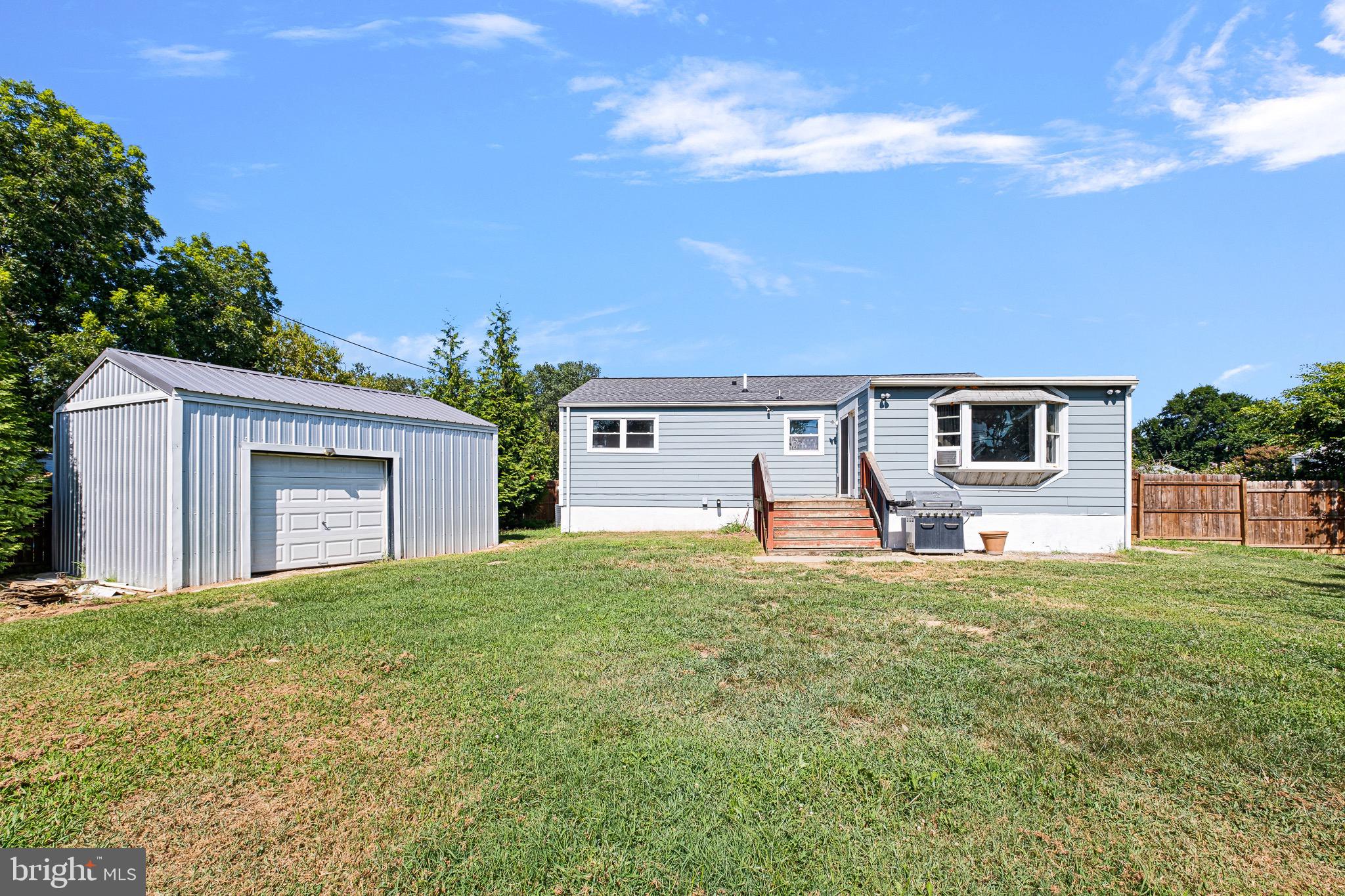 4 GILLIS COURT