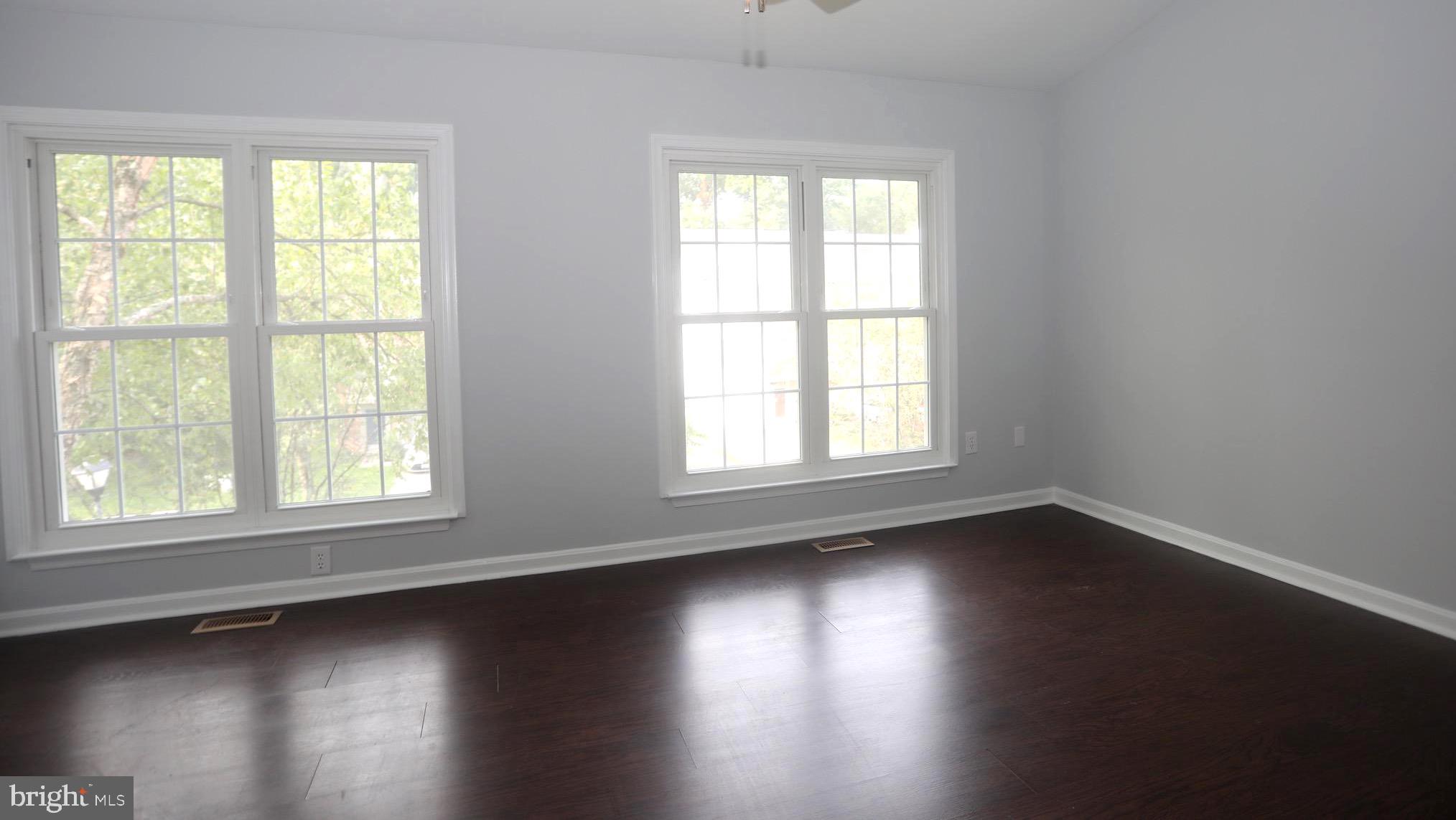 SEVEN OAKS - Residential