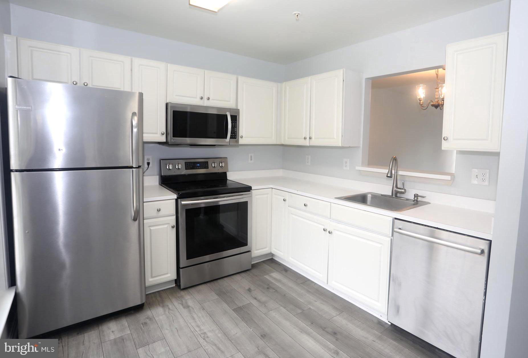 SEVEN OAKS - Residential