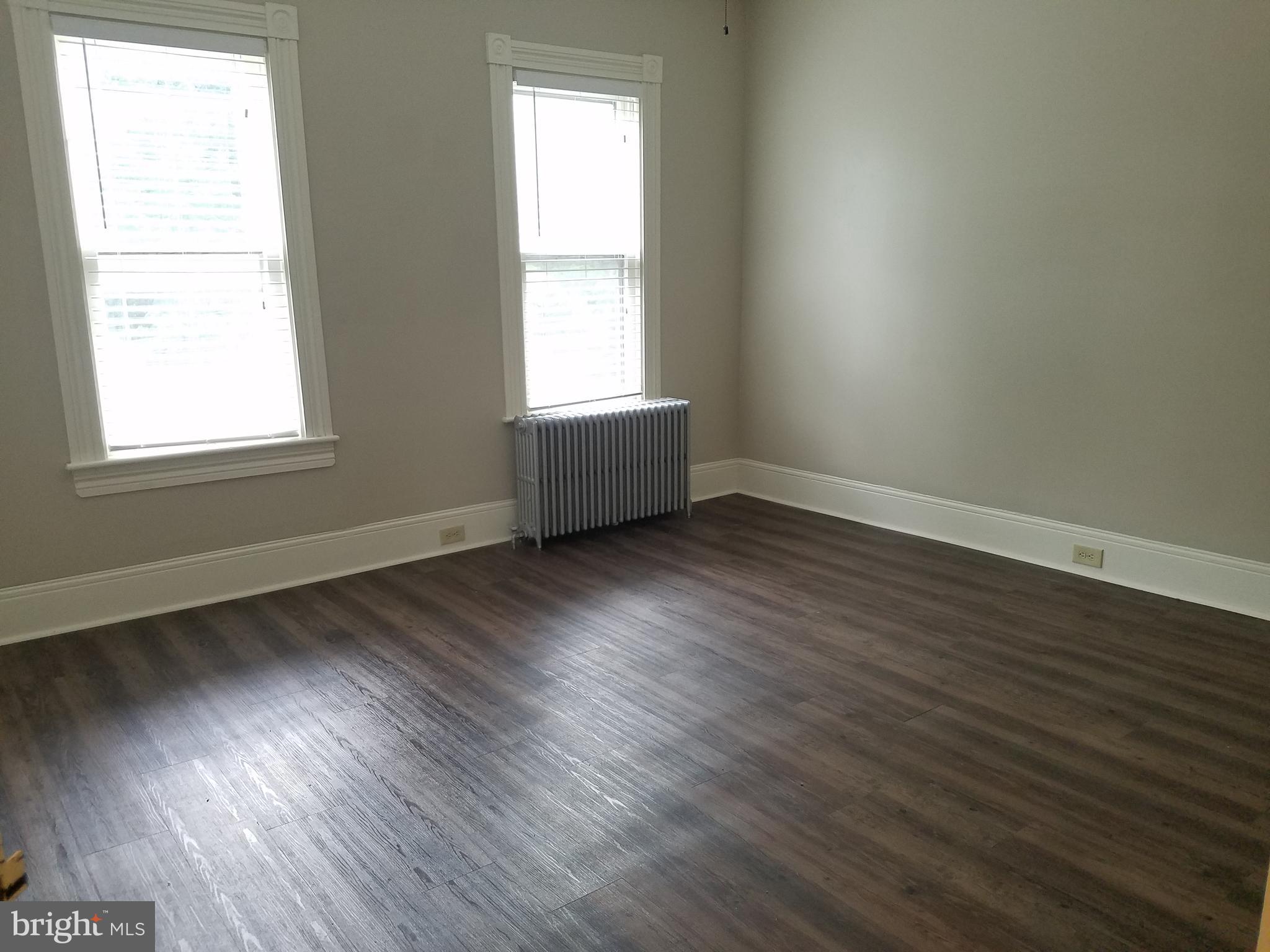 EASTON CITY - Residential Income