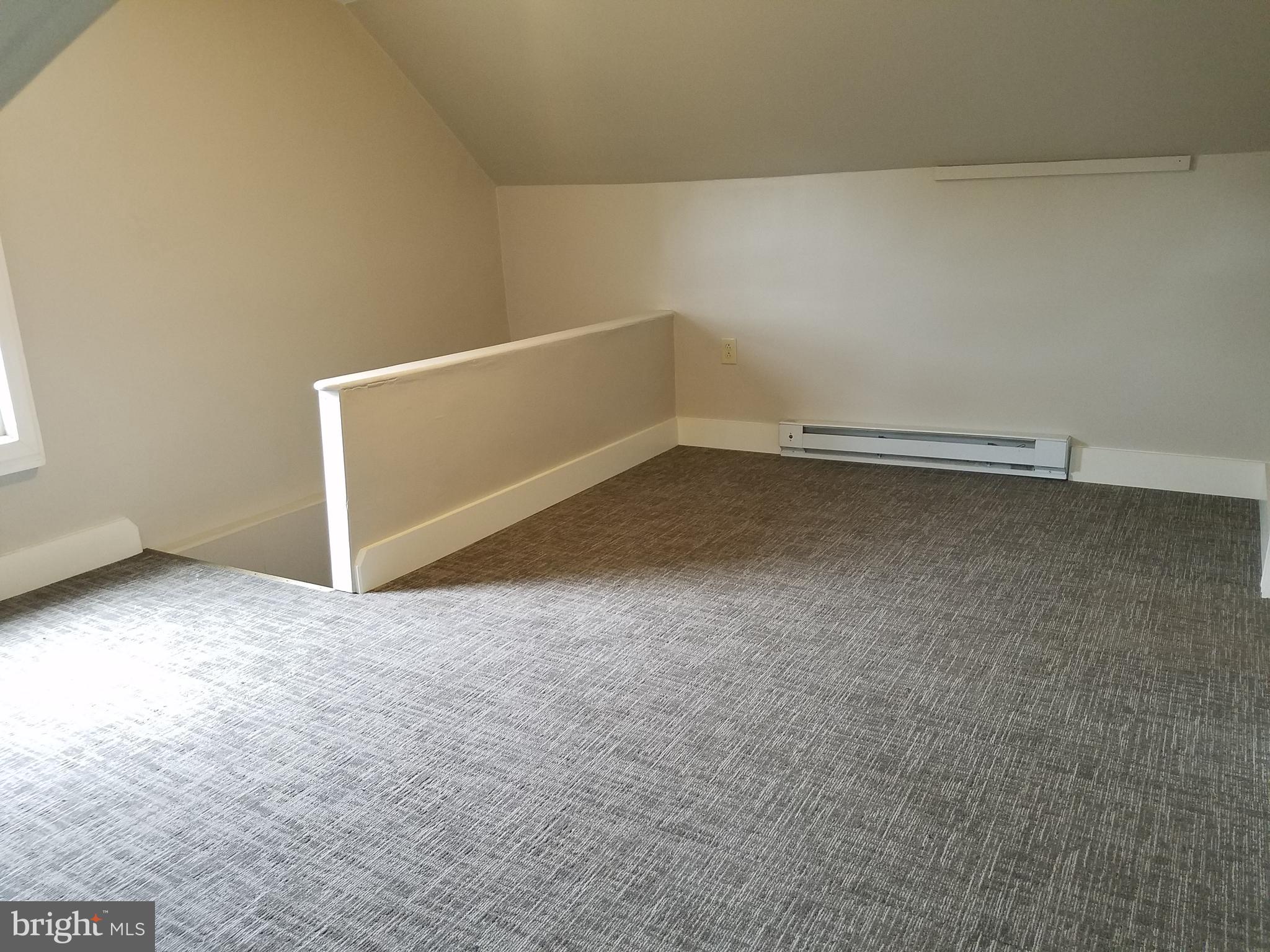 EASTON CITY - Residential Income