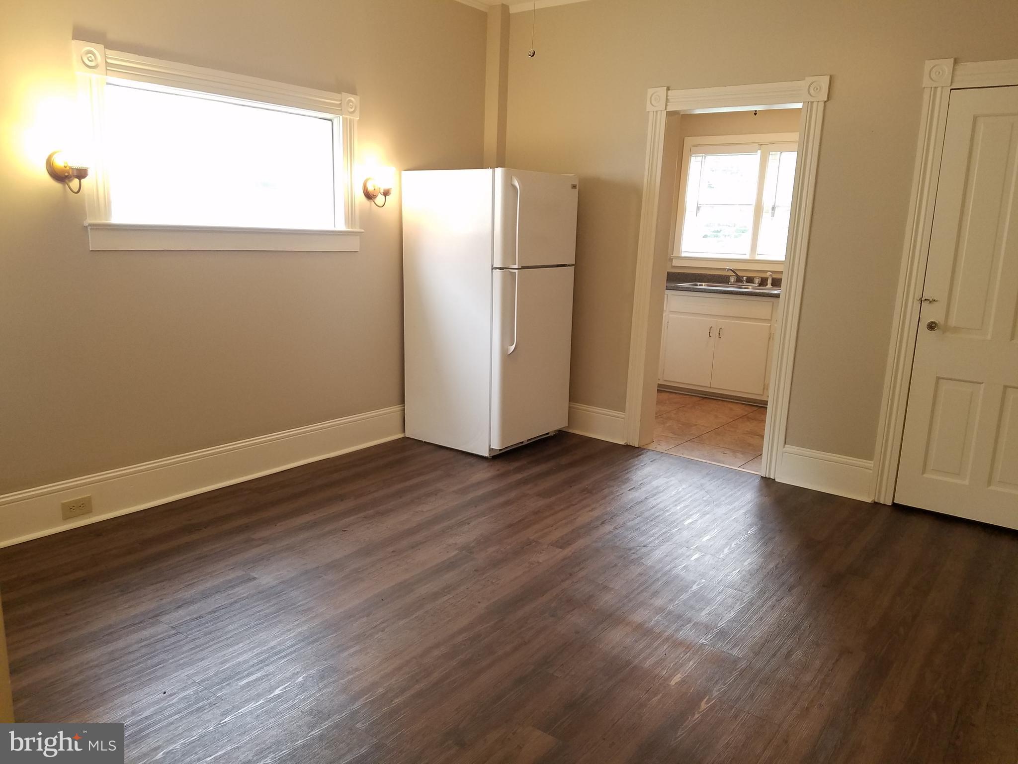EASTON CITY - Residential Income