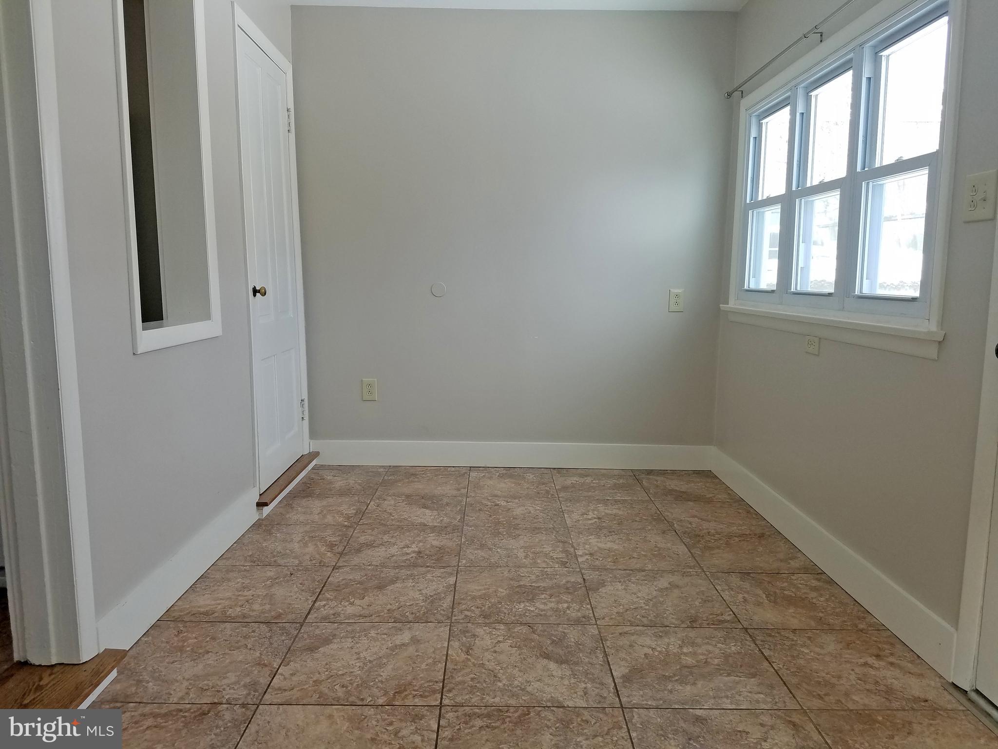EASTON CITY - Residential Income