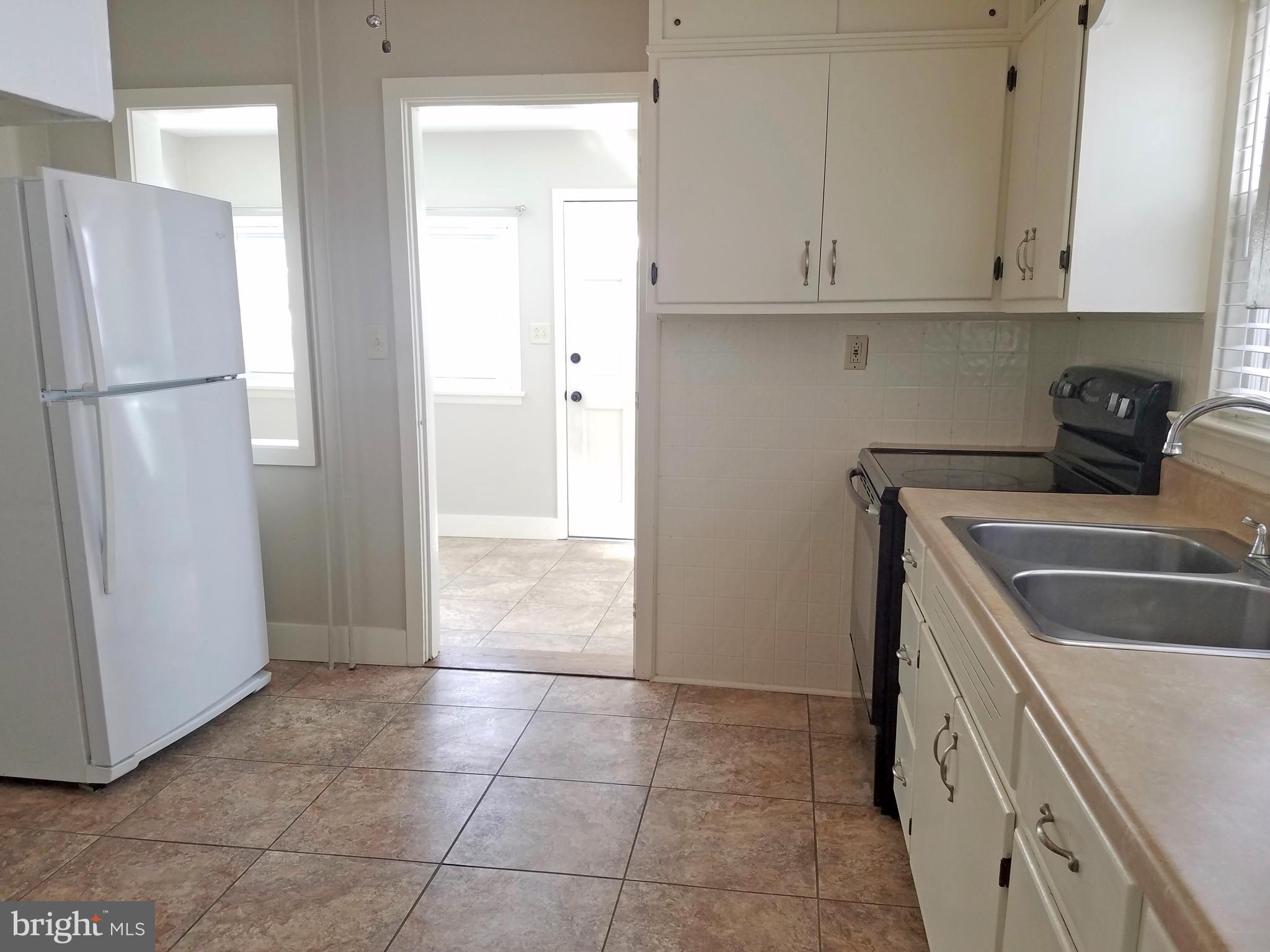 EASTON CITY - Residential Income