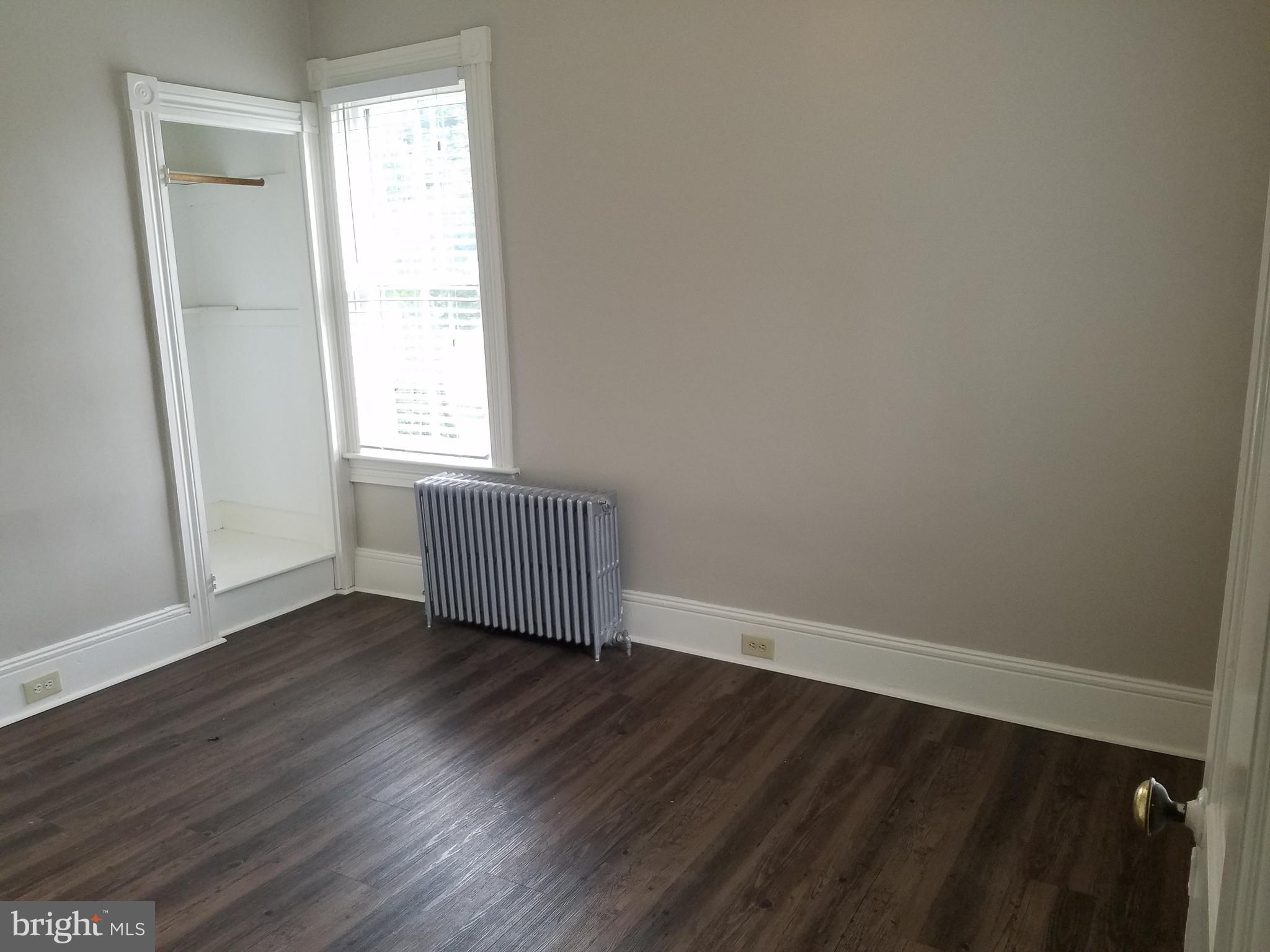 EASTON CITY - Residential Income