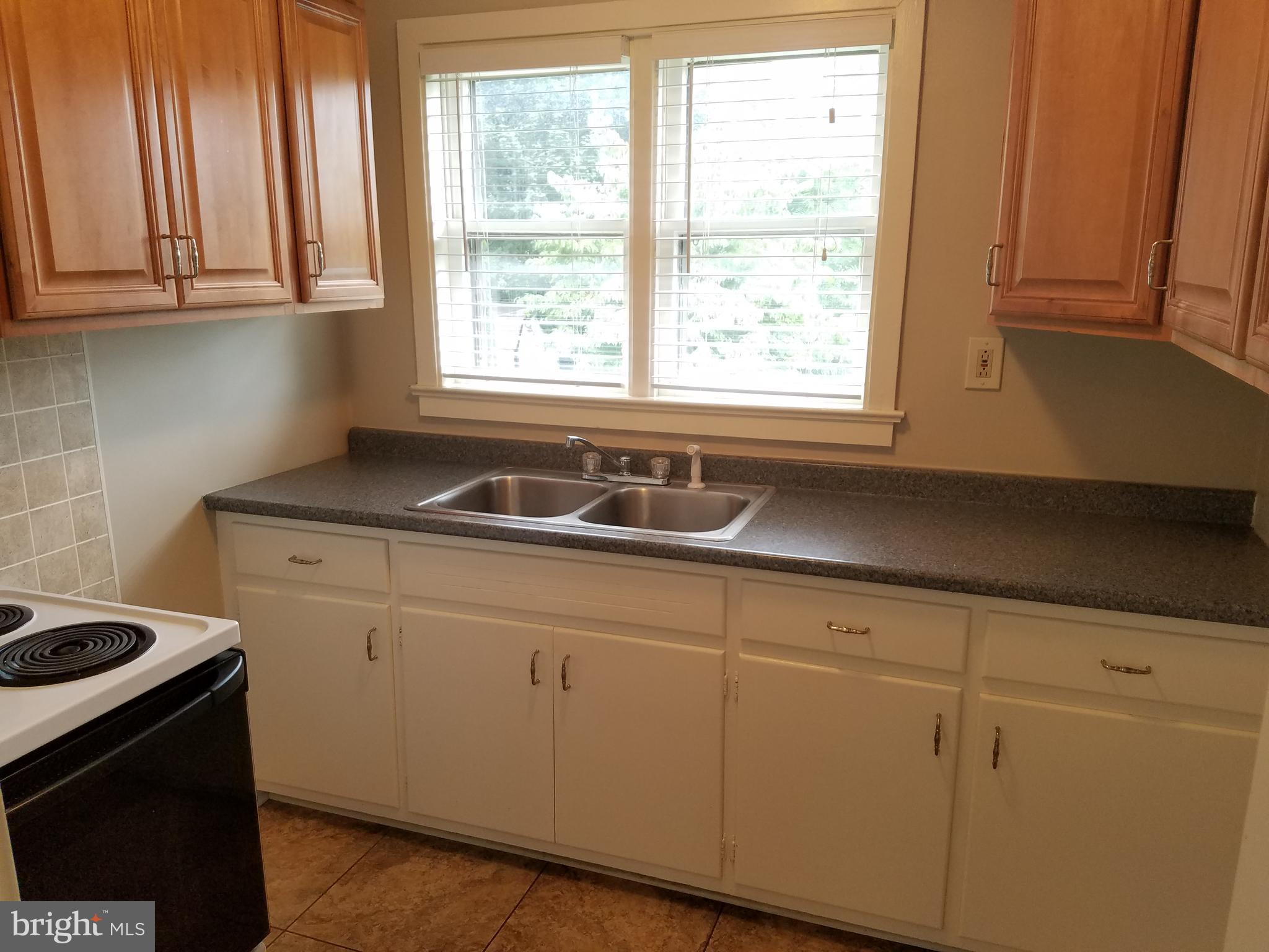 EASTON CITY - Residential Income