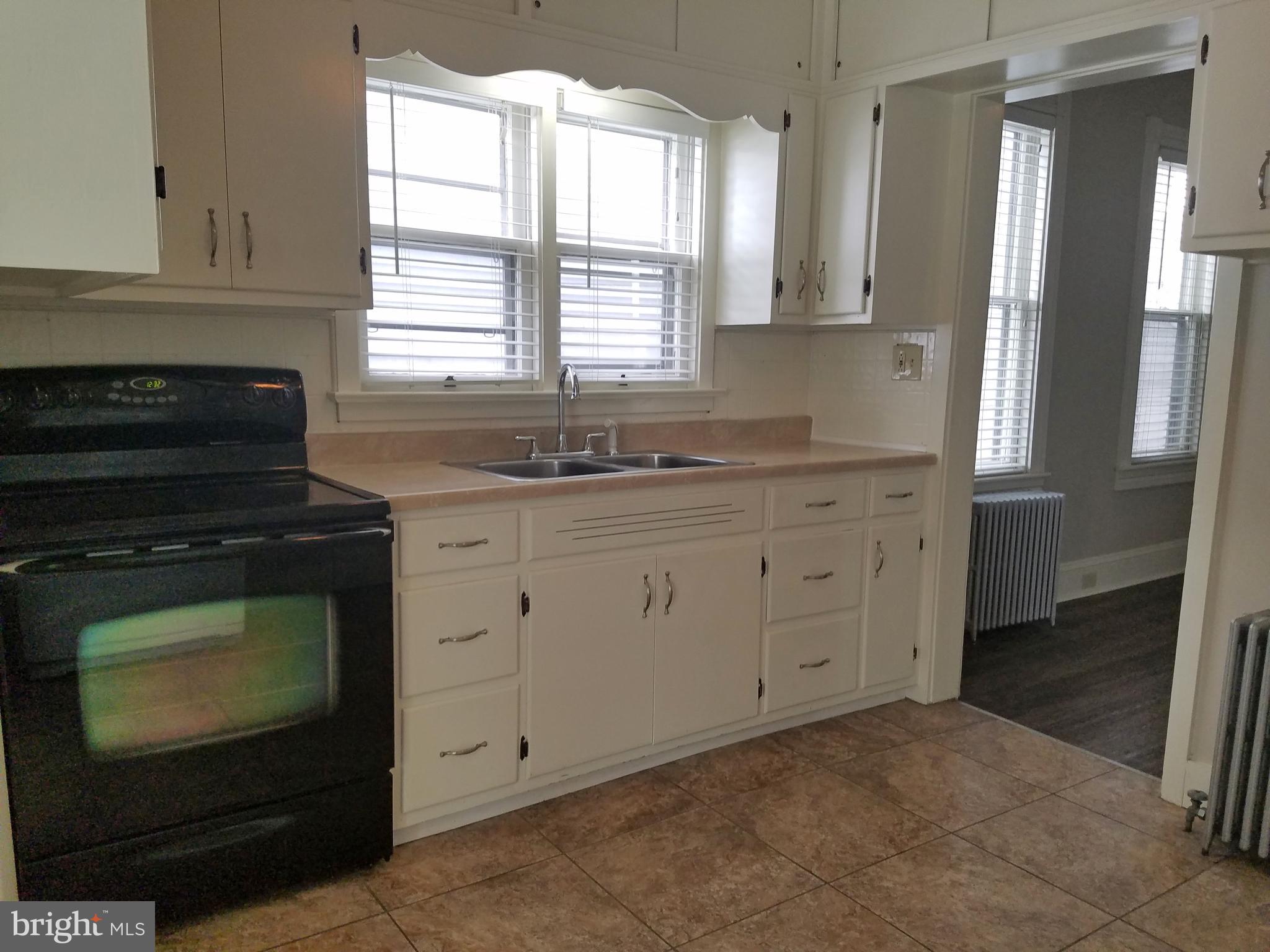 EASTON CITY - Residential Income