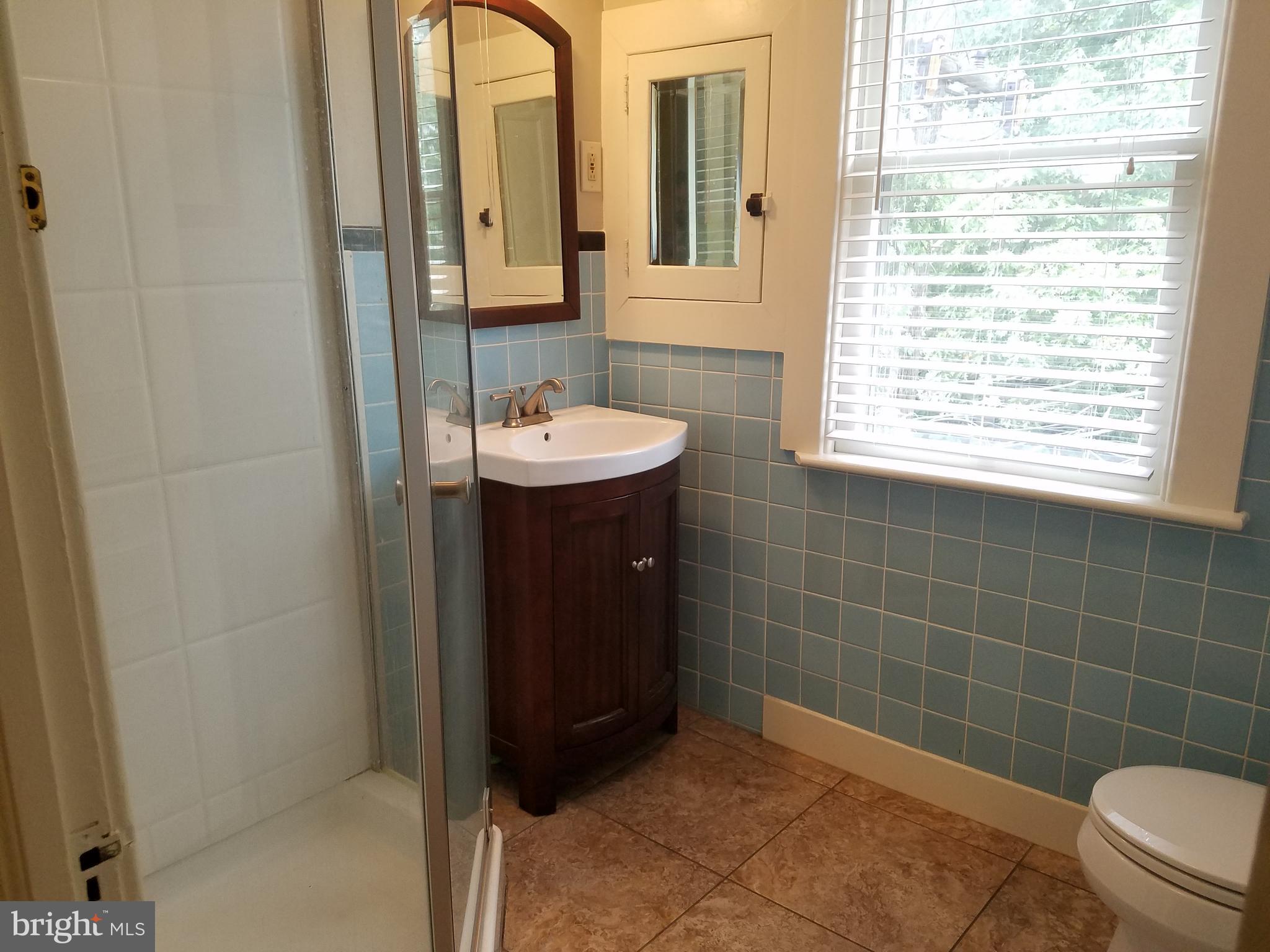 EASTON CITY - Residential Income