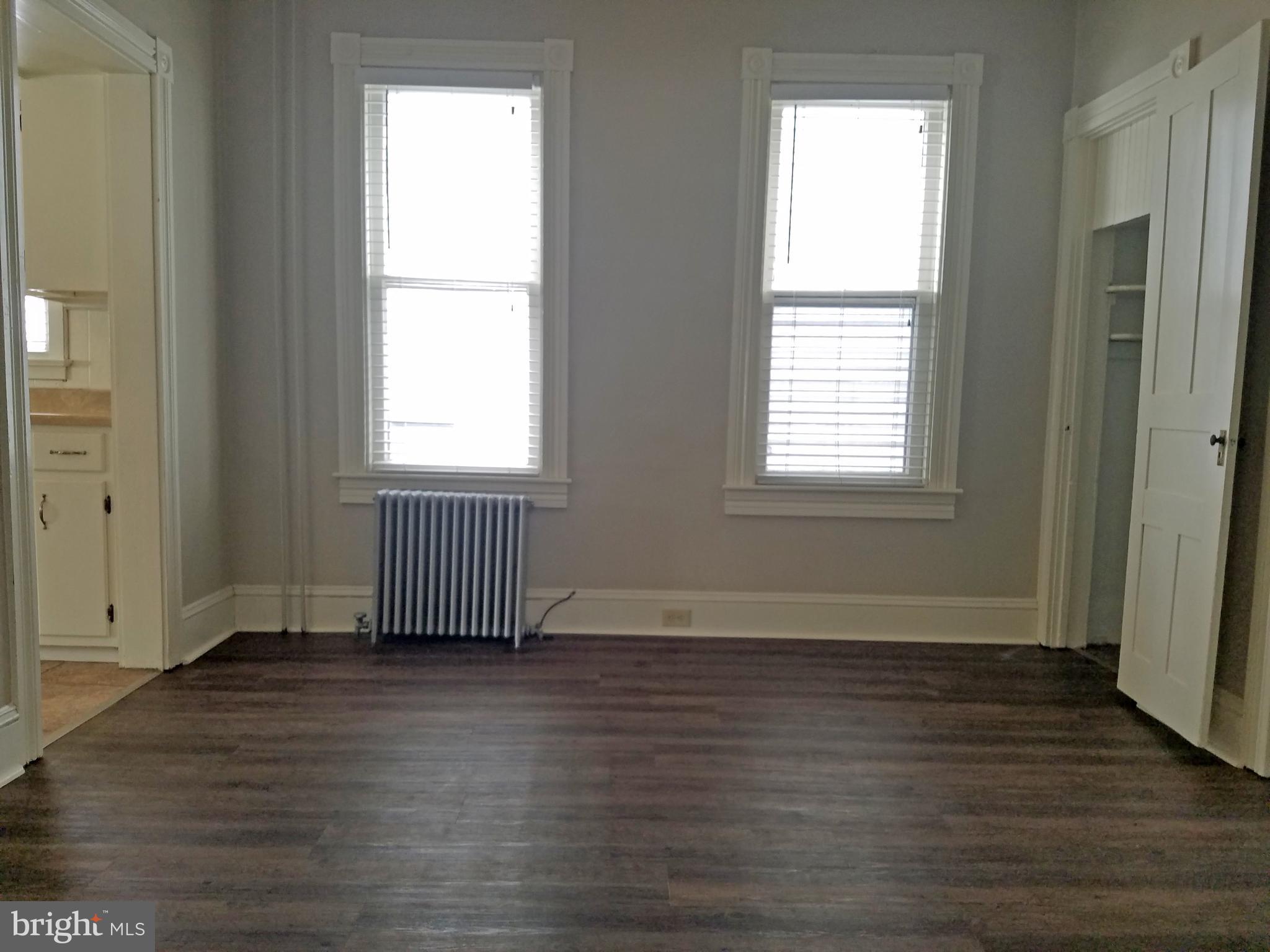 EASTON CITY - Residential Income