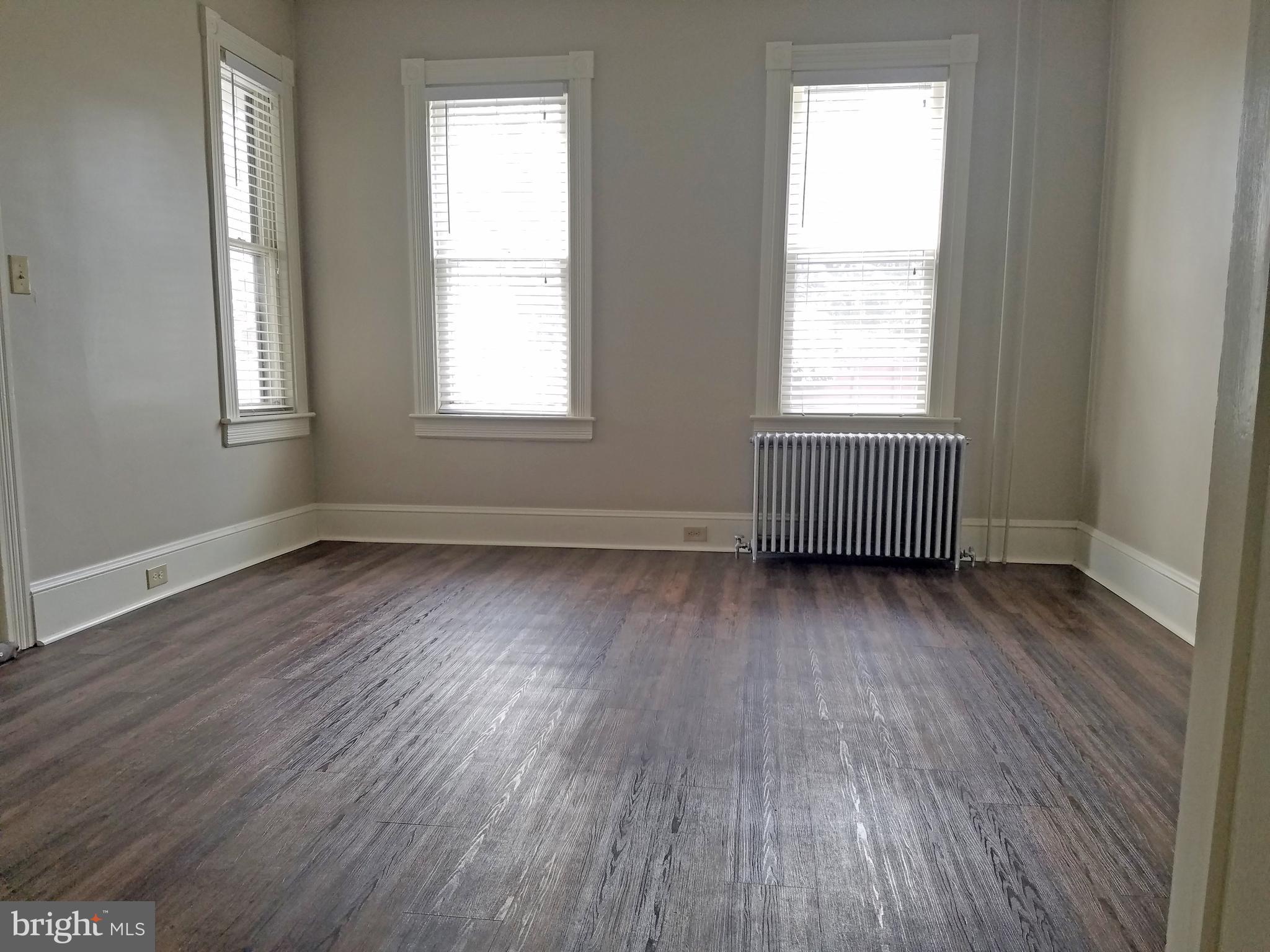 EASTON CITY - Residential Income