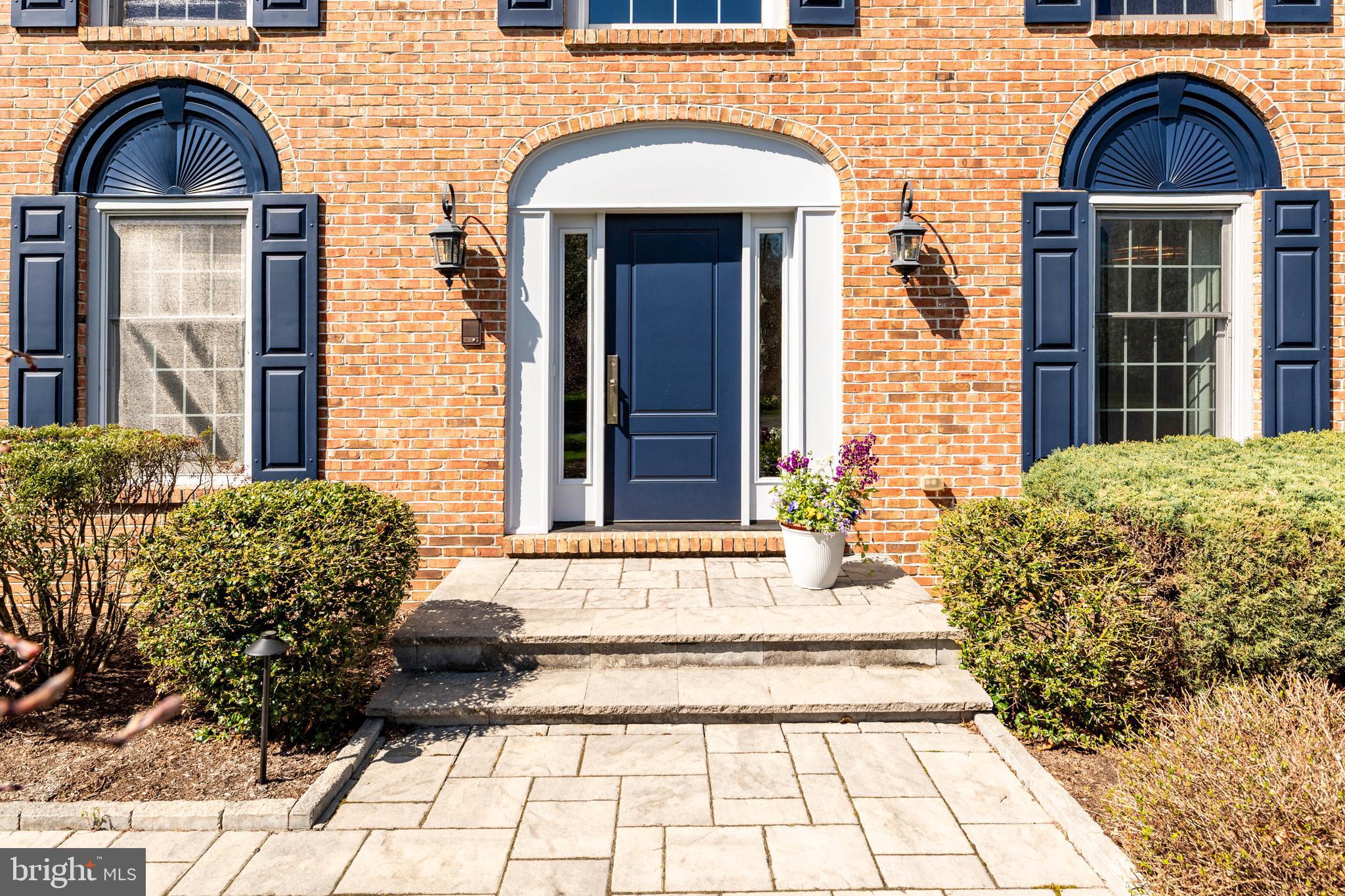 30 FOXFIELD COURT