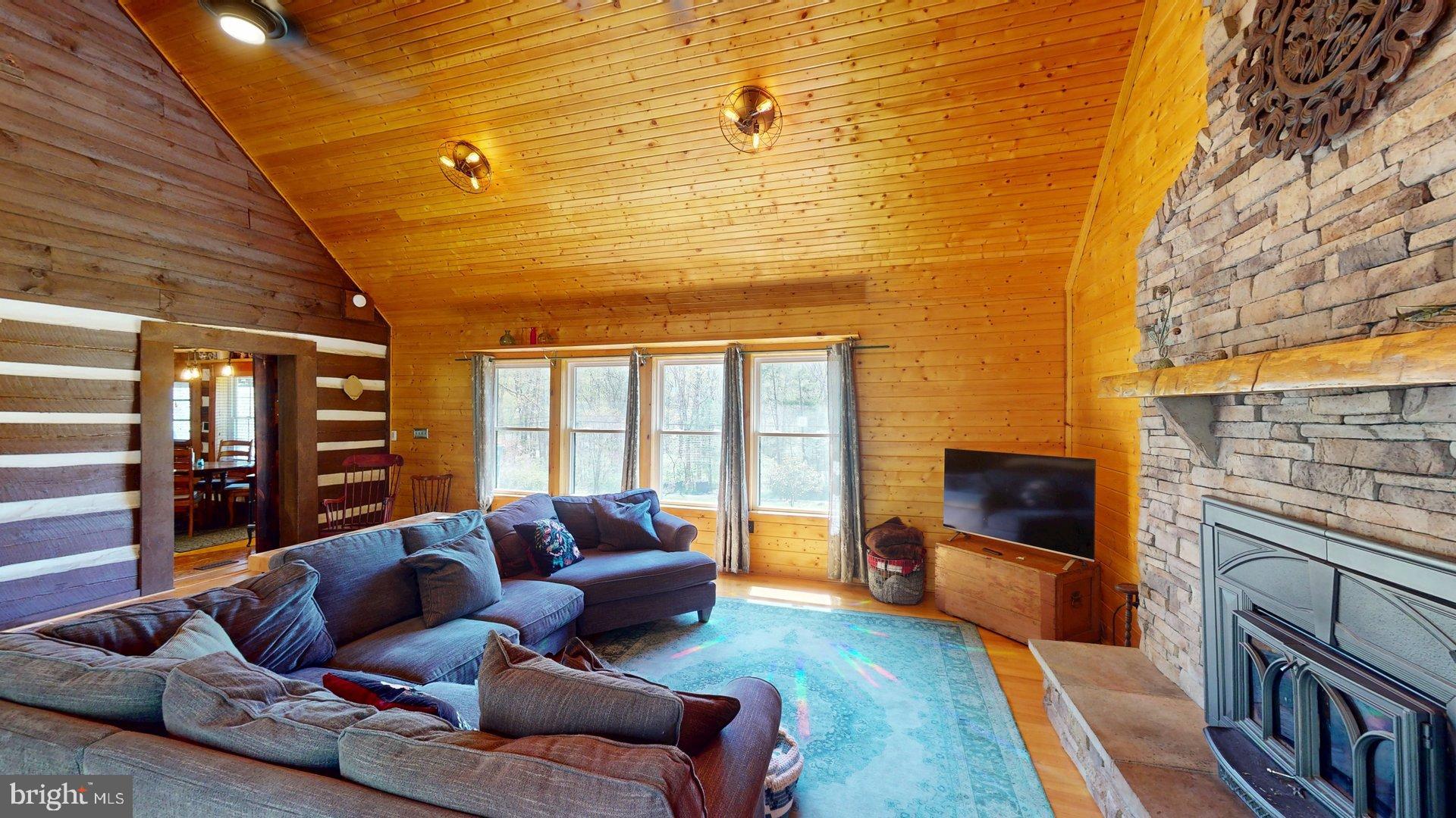 HANGING ROCK RIDGE ESTATES - Residential