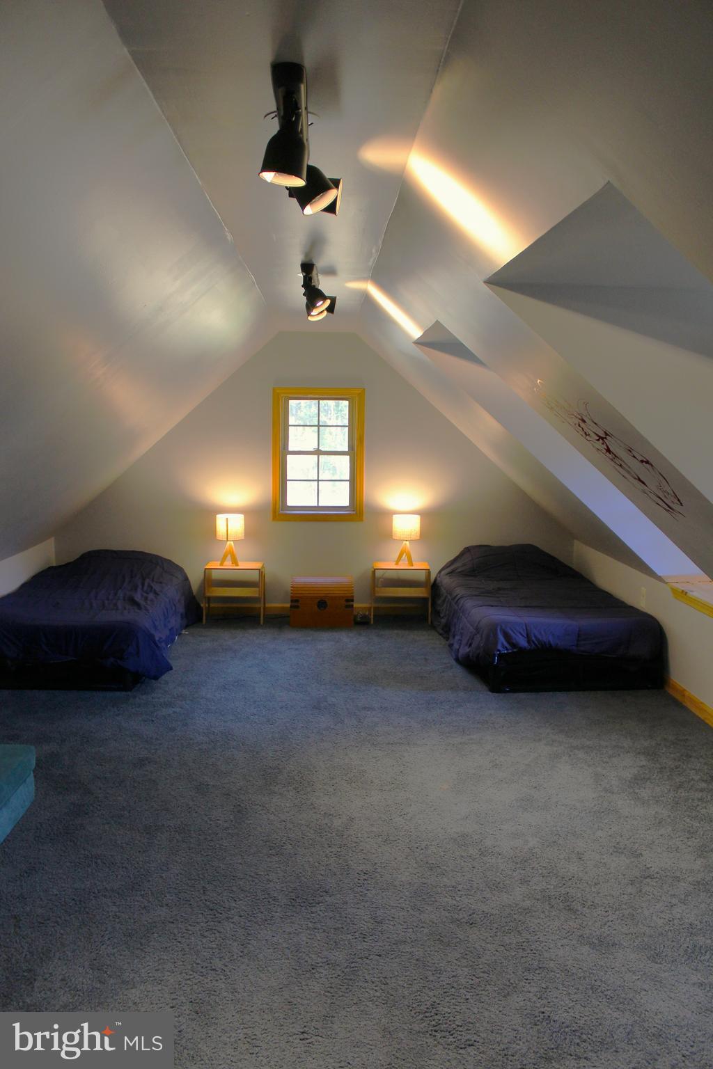 HANGING ROCK RIDGE ESTATES - Residential