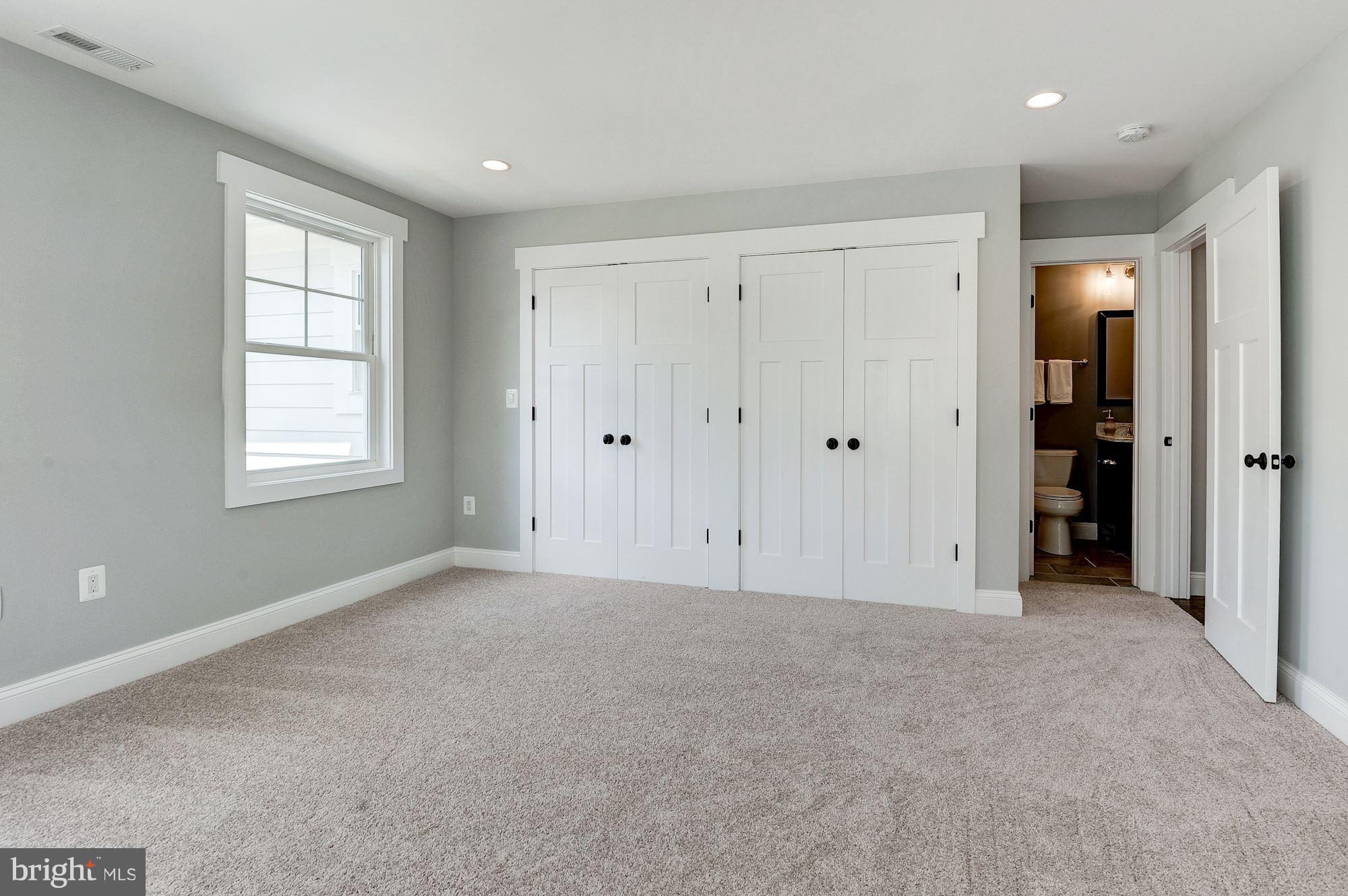 VIENNA WOODS - Residential