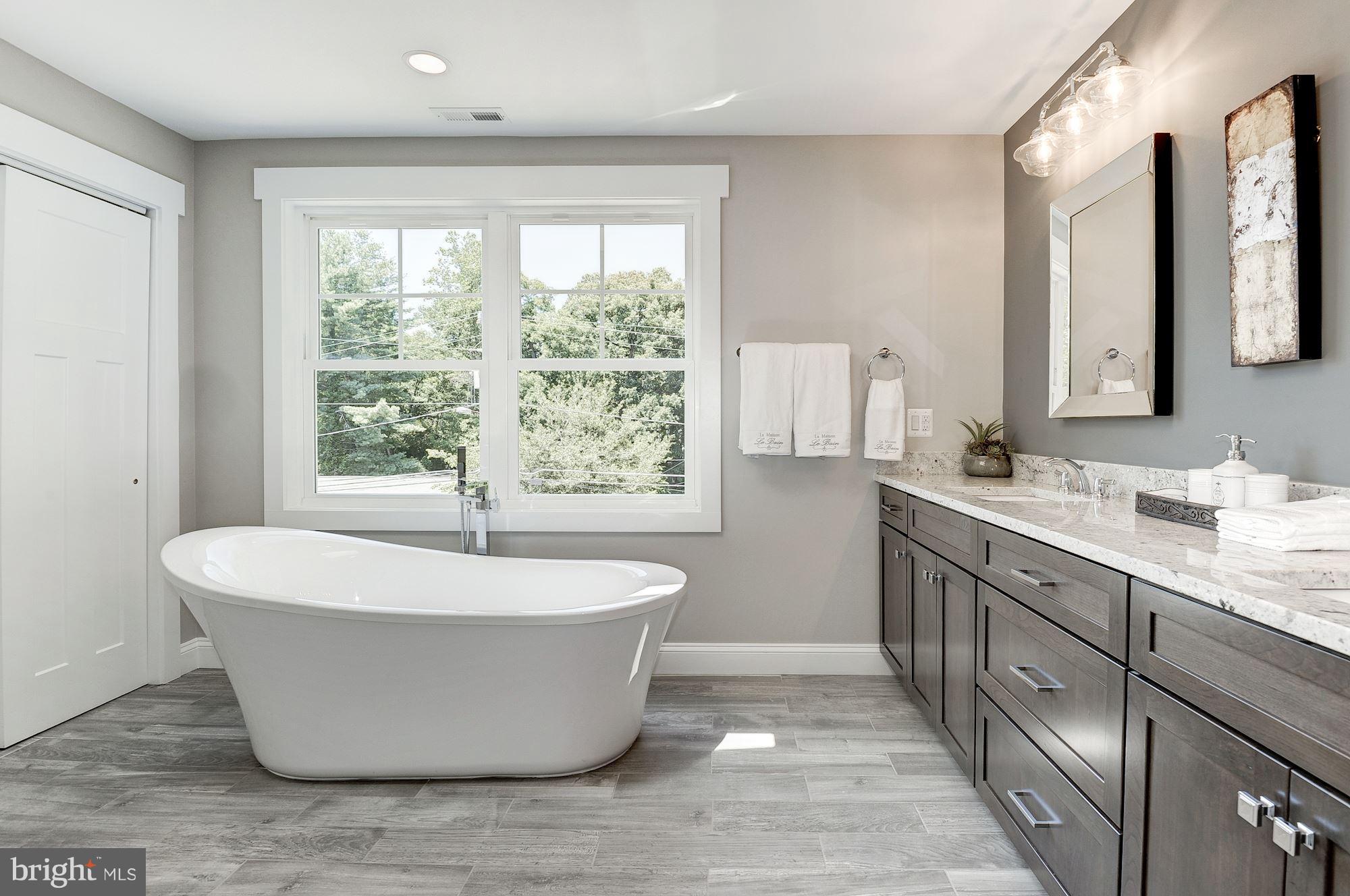 VIENNA WOODS - Residential