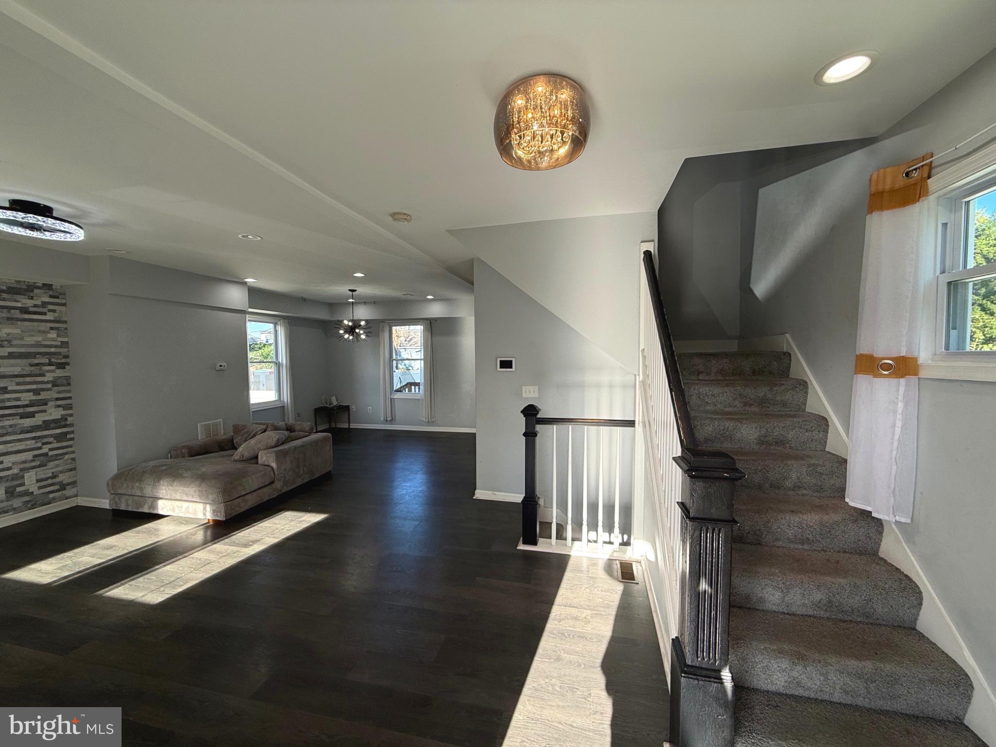3606 HOWARD PARK AVENUE