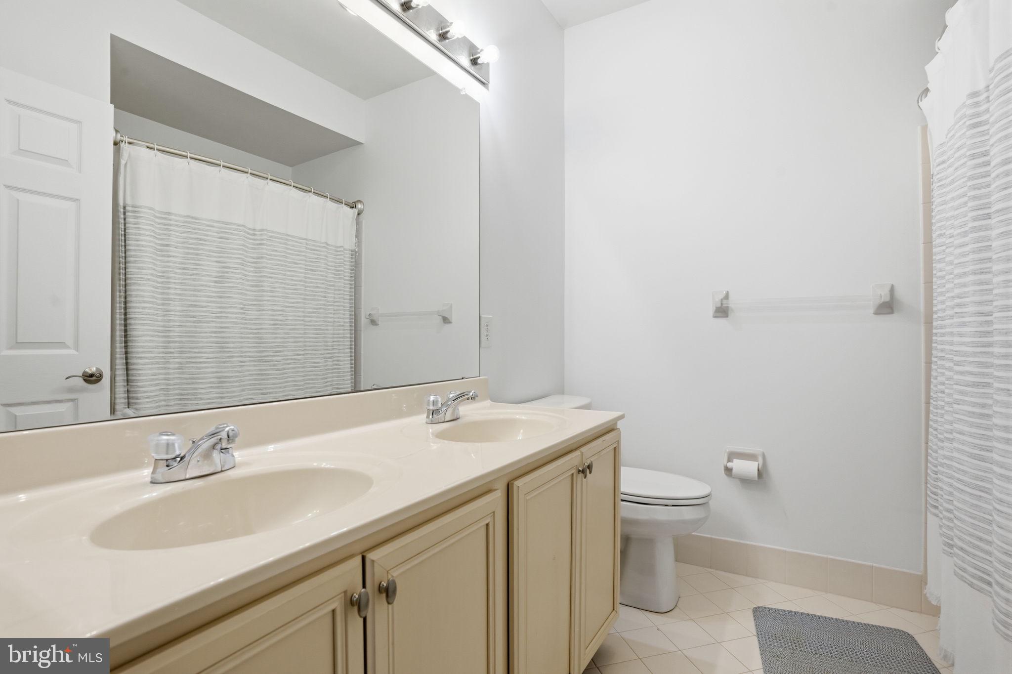 NEWTOWN WALK - Residential