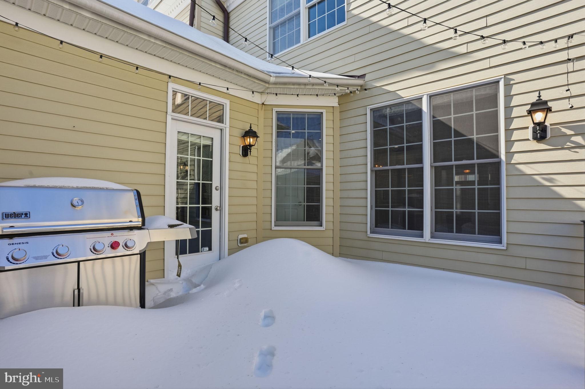 NEWTOWN WALK - Residential