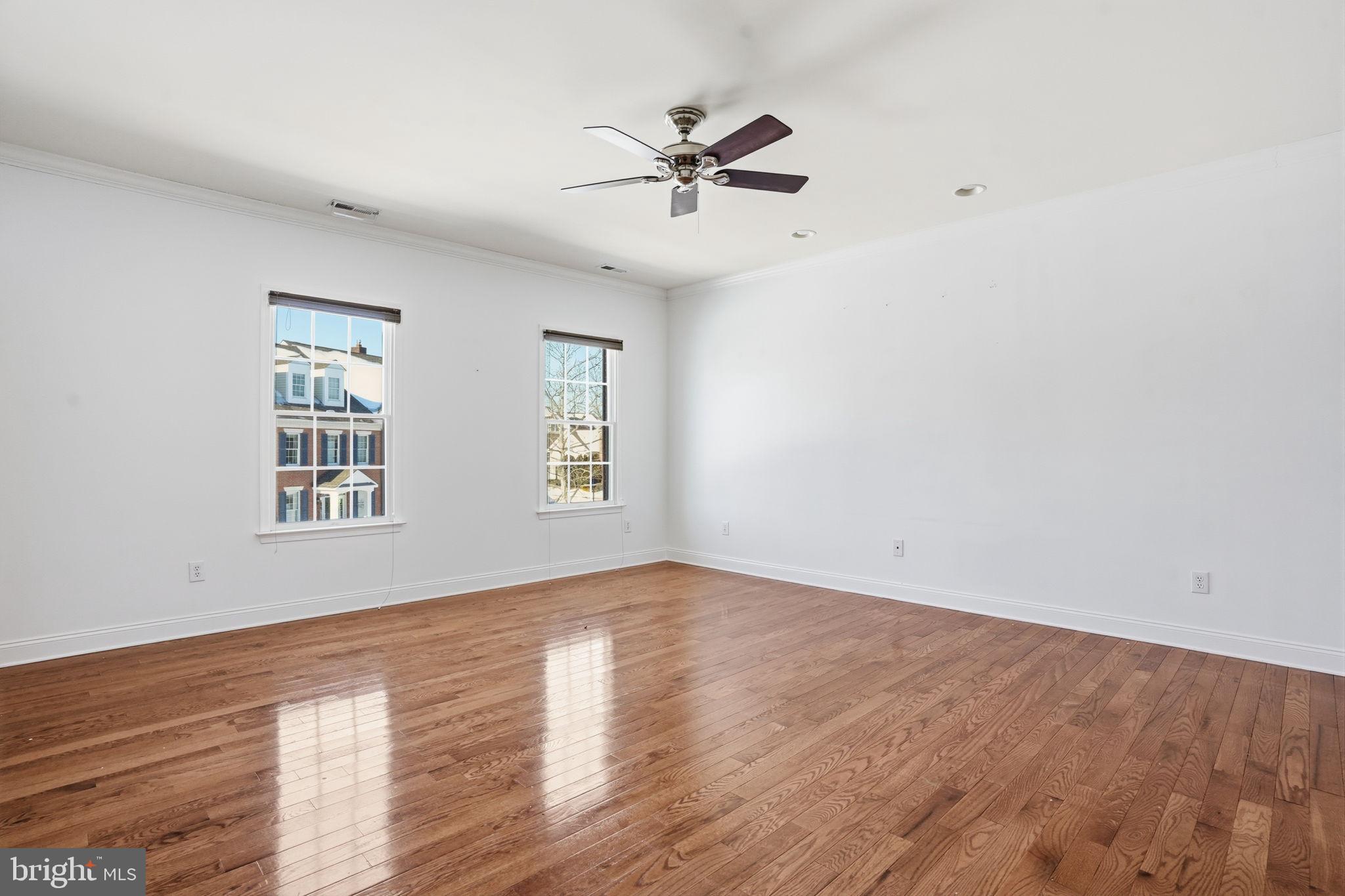 NEWTOWN WALK - Residential