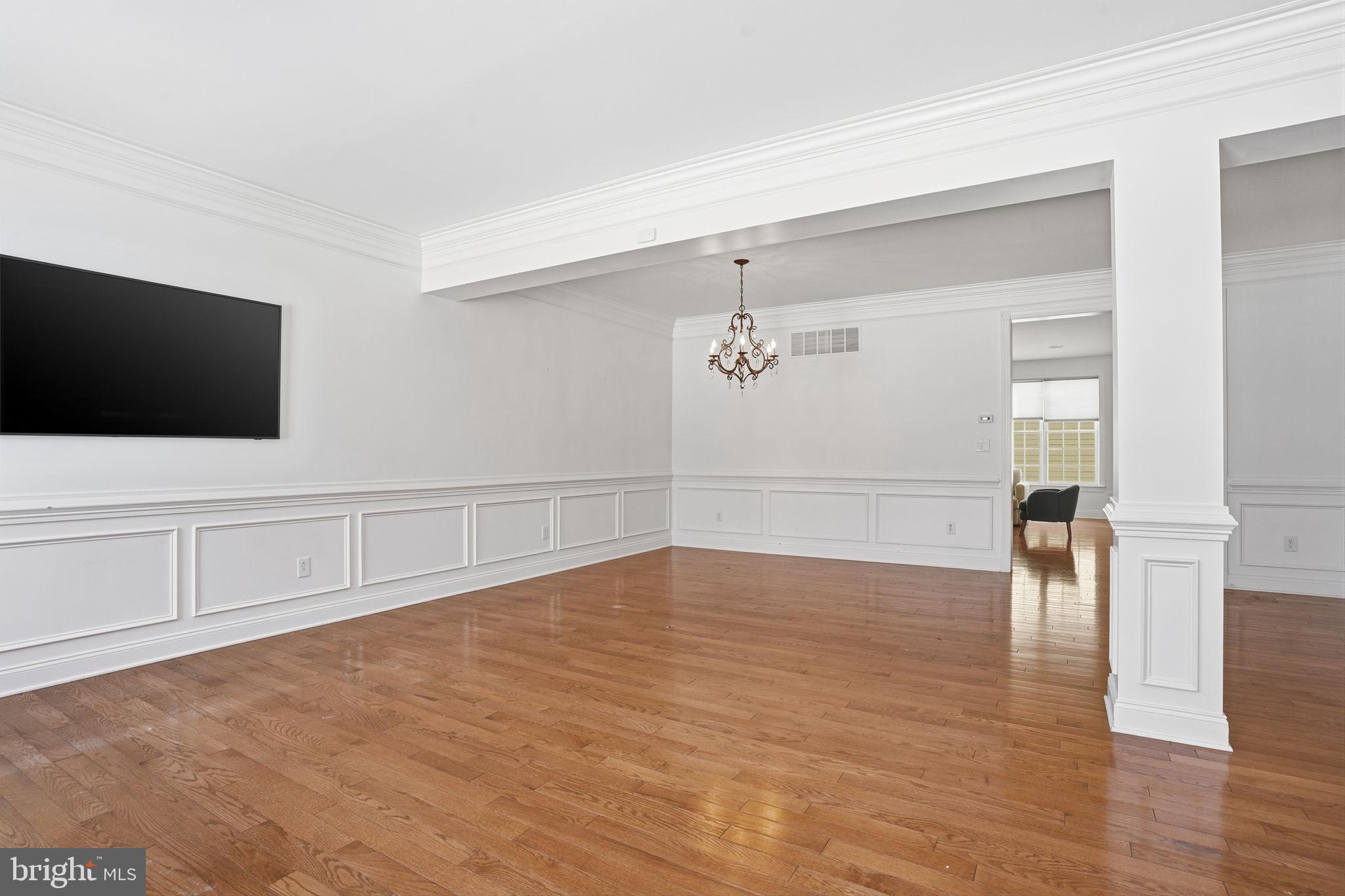 NEWTOWN WALK - Residential