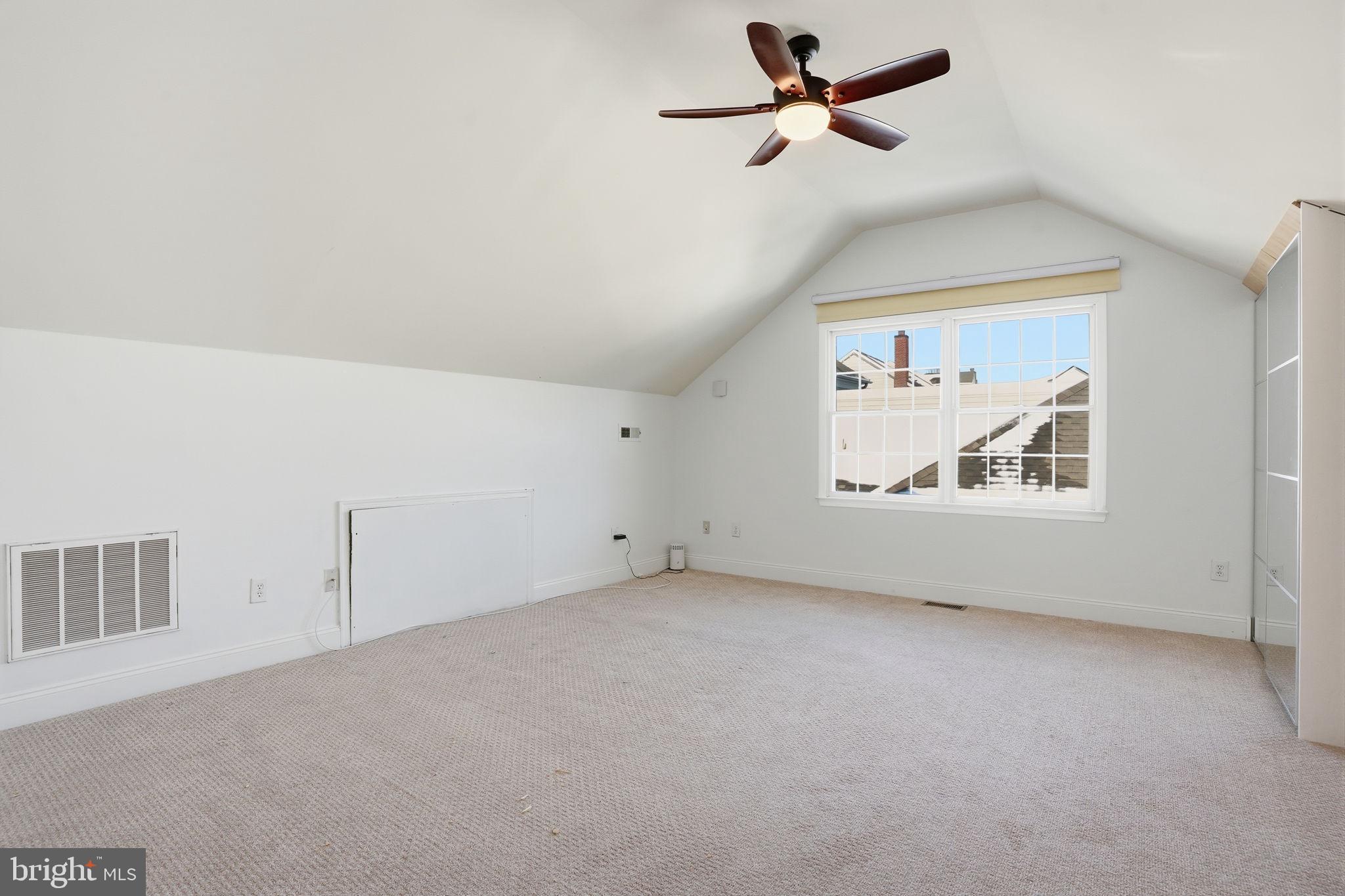 NEWTOWN WALK - Residential