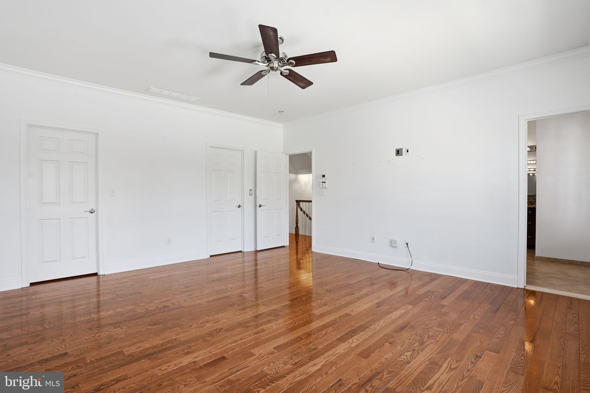 NEWTOWN WALK - Residential