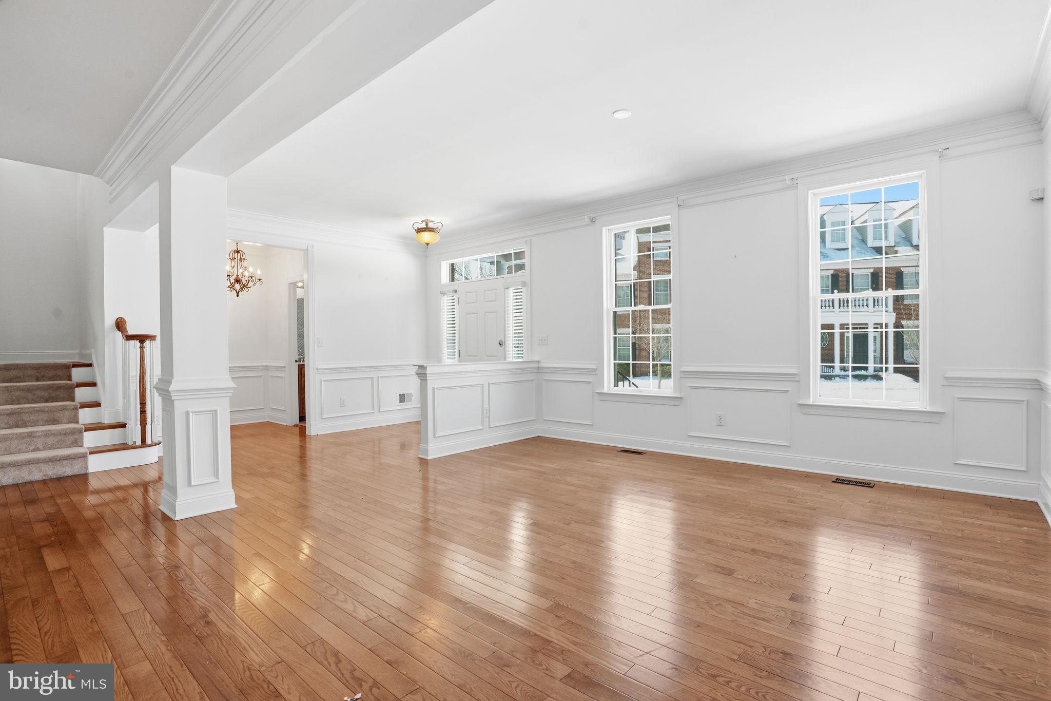 NEWTOWN WALK - Residential