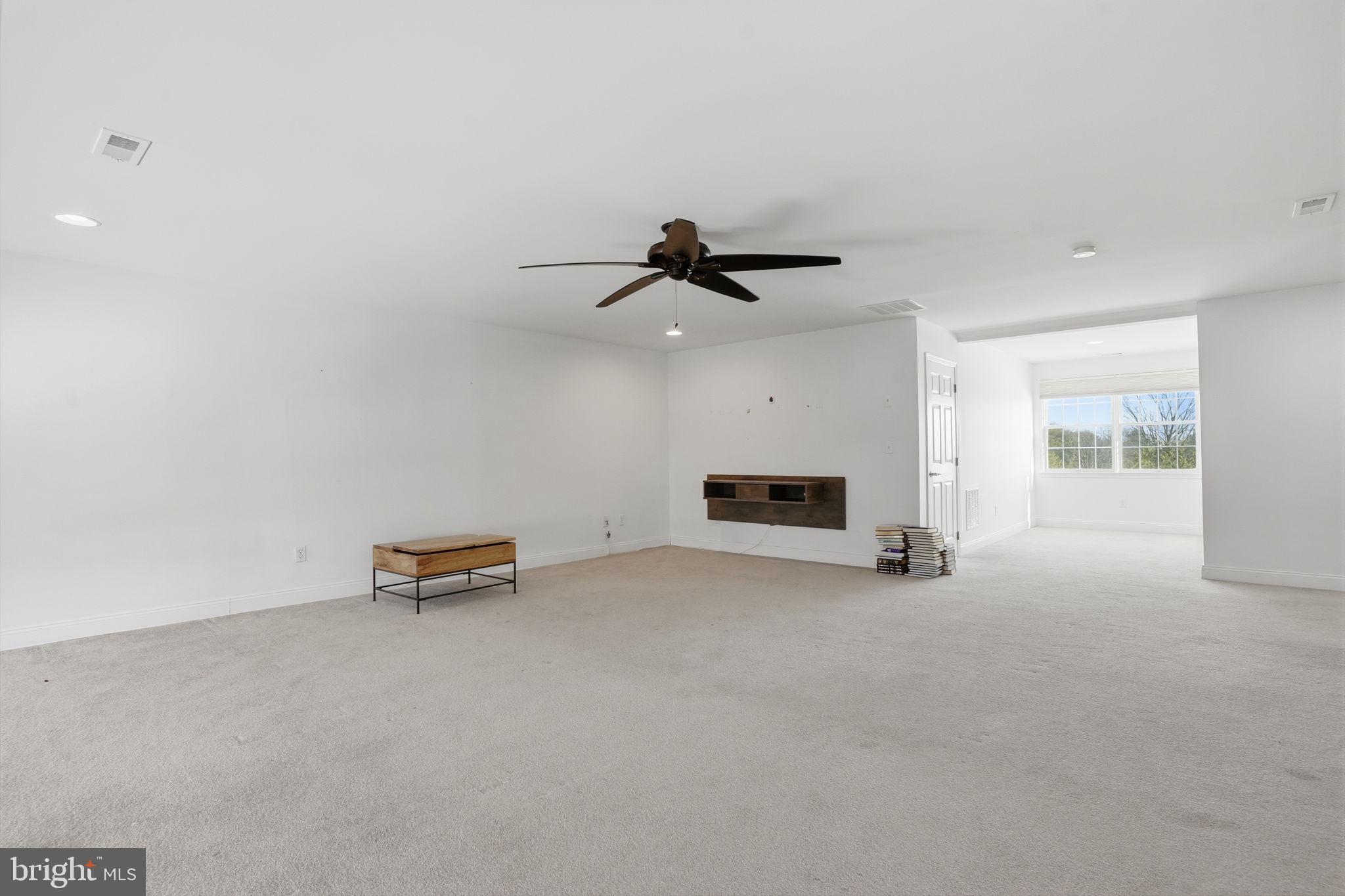 NEWTOWN WALK - Residential