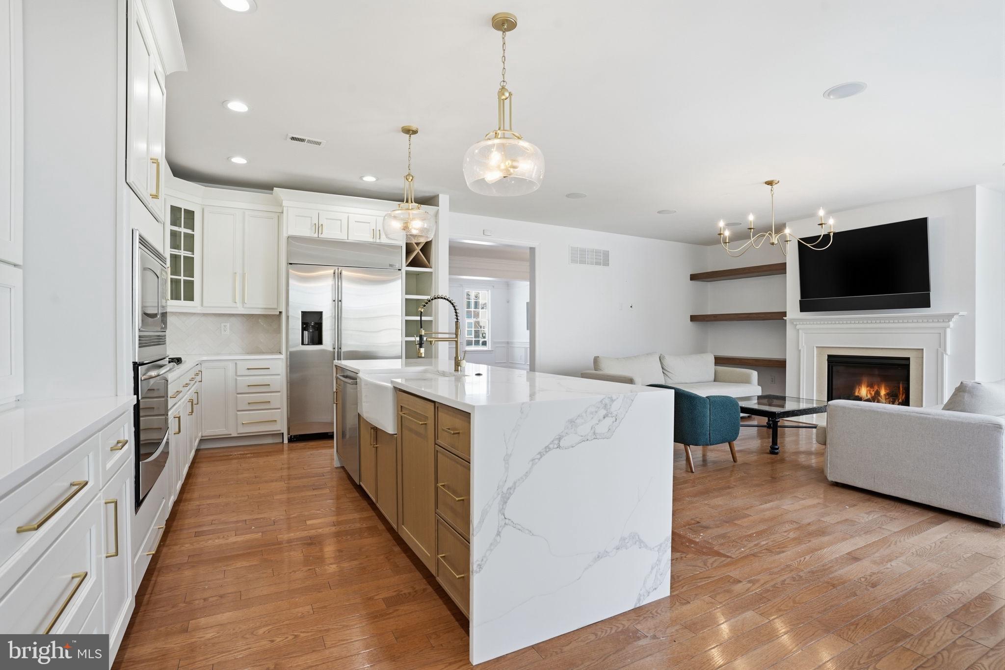 NEWTOWN WALK - Residential