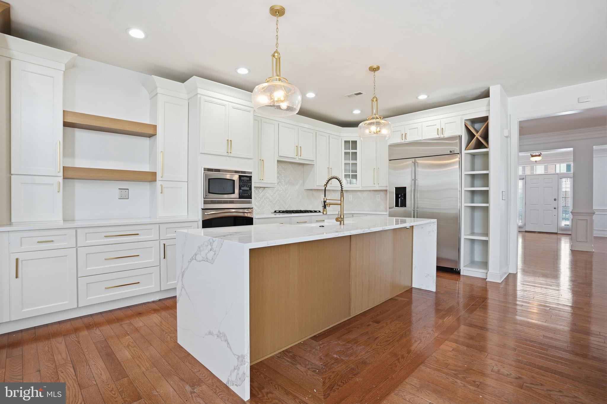 NEWTOWN WALK - Residential