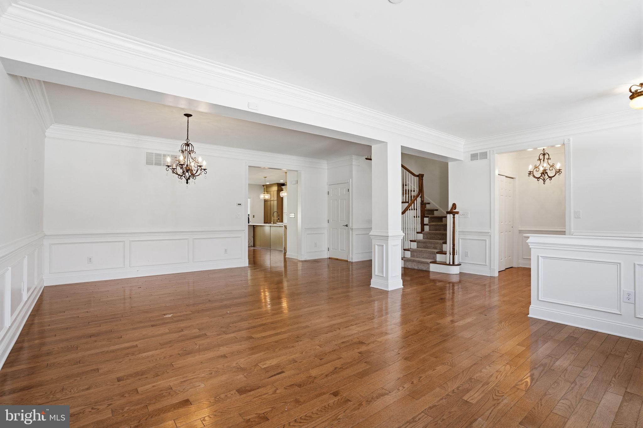 NEWTOWN WALK - Residential