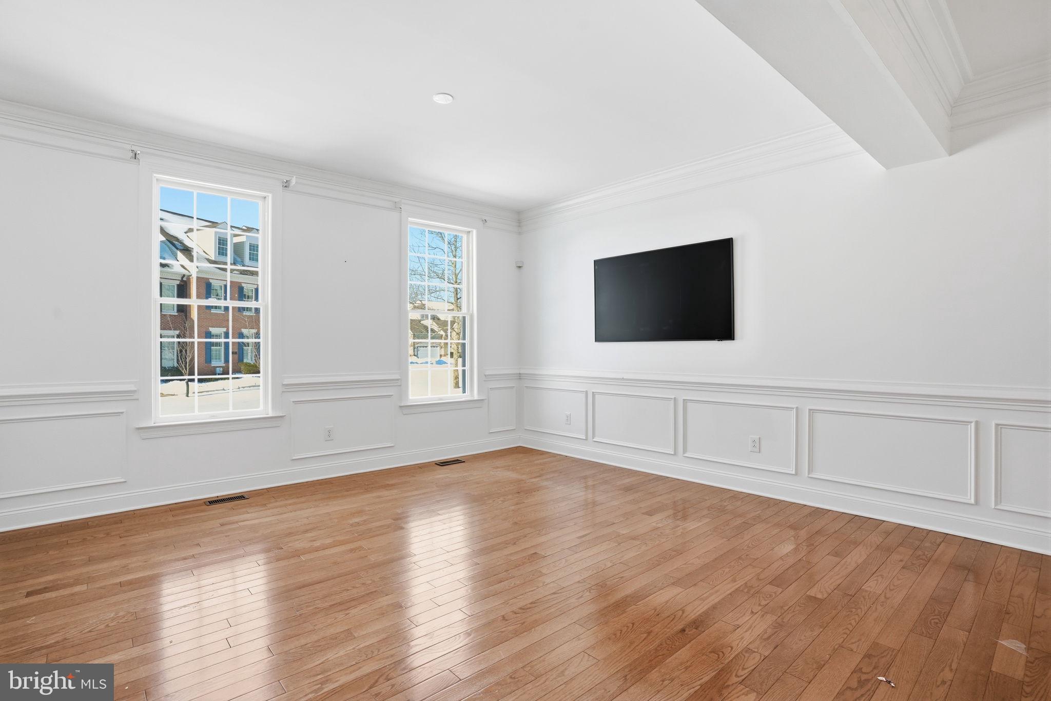 NEWTOWN WALK - Residential