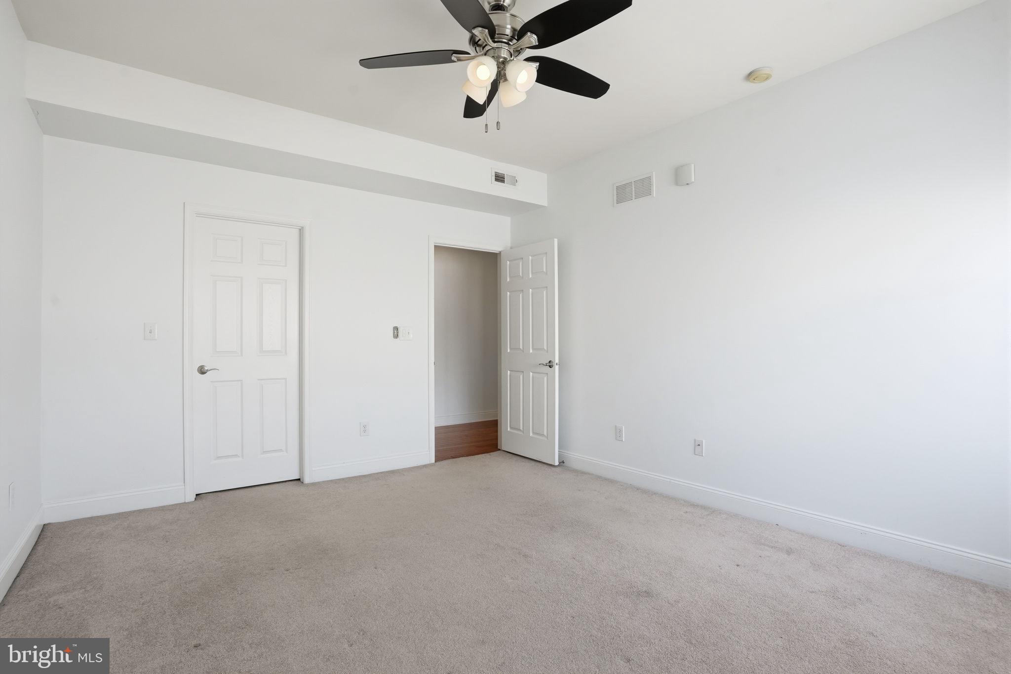 NEWTOWN WALK - Residential